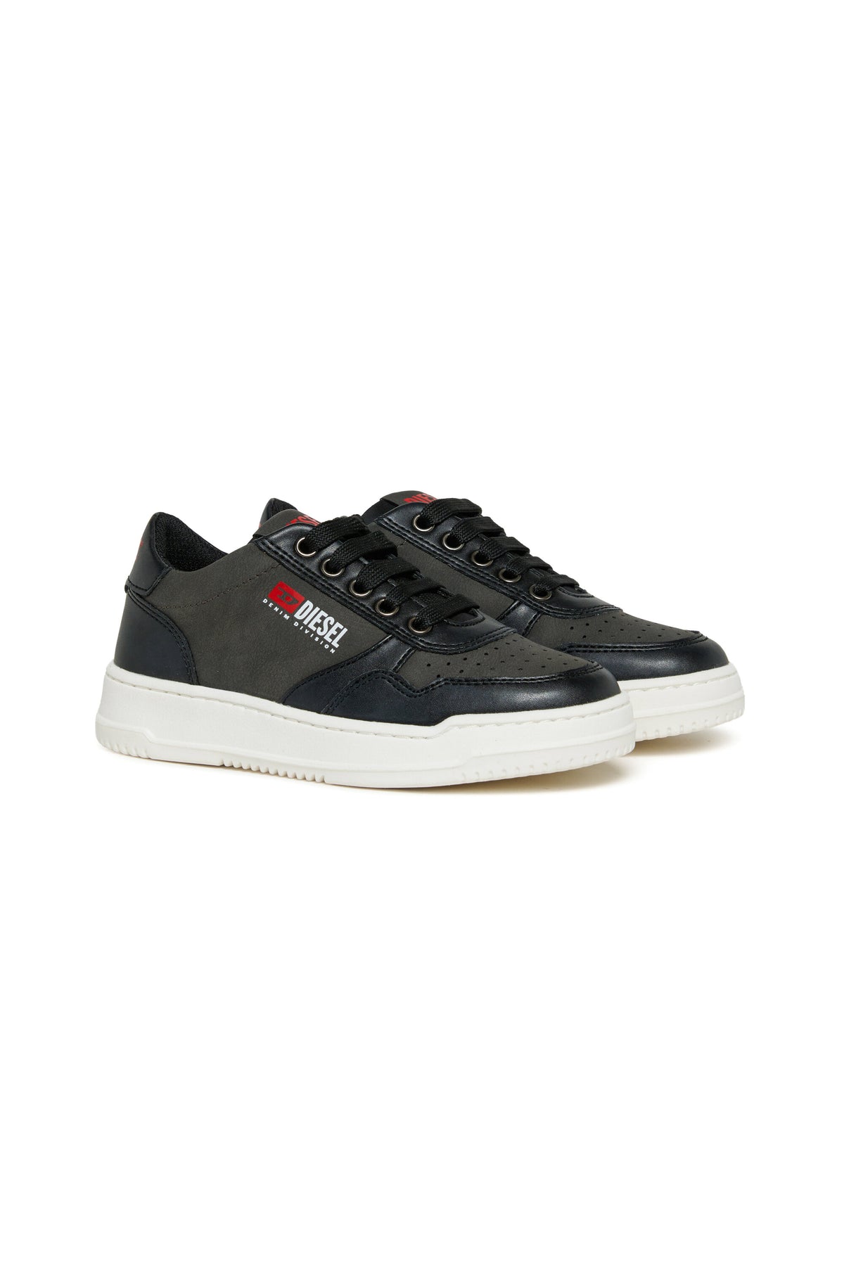 Sneakers with logo