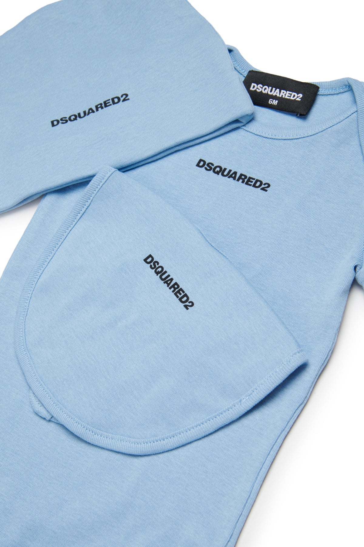 Short branded birth set
