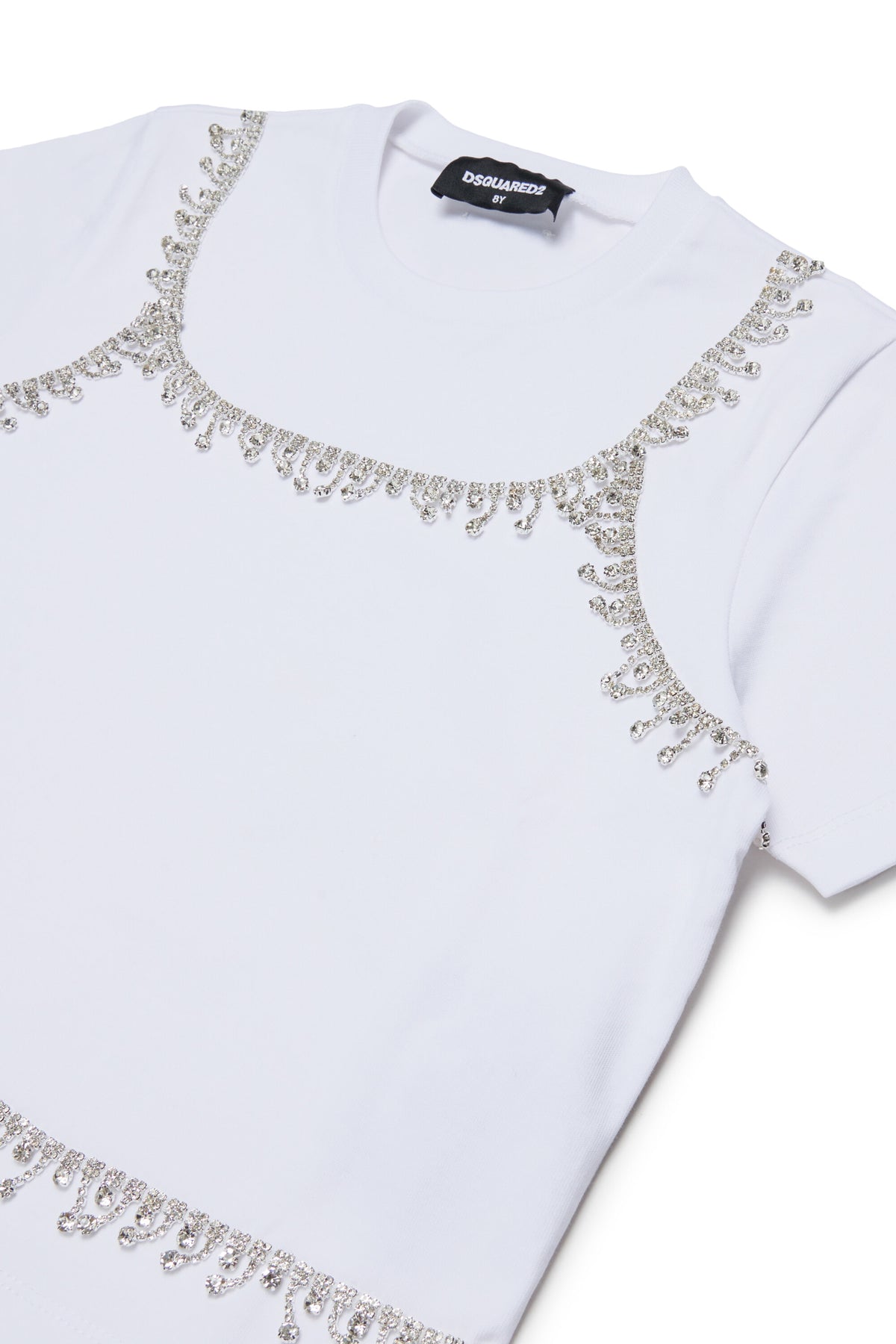 Camiseta con aplicaciones de joya y logo