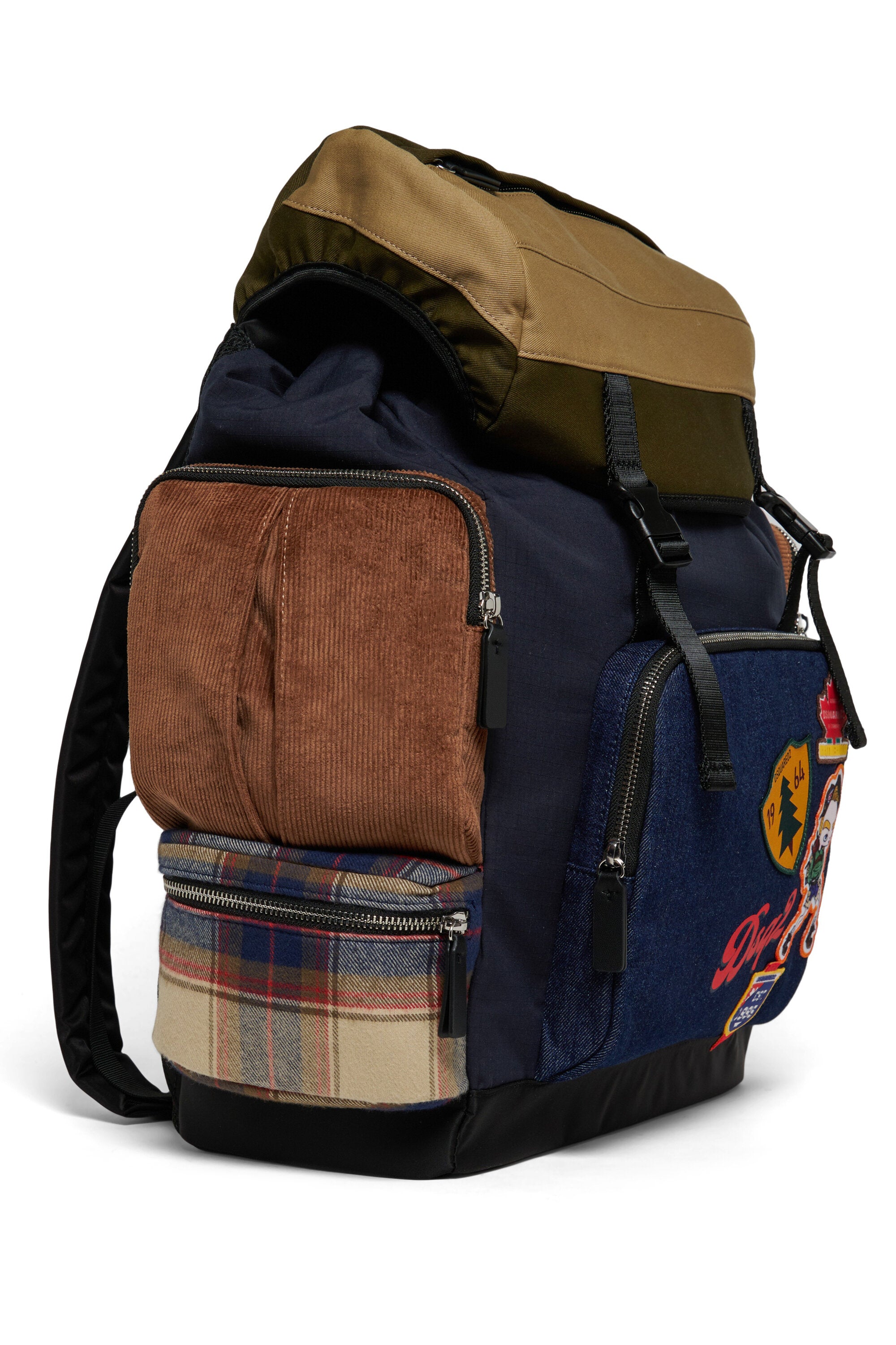 Mochila multibolsillos con parches decorativos
