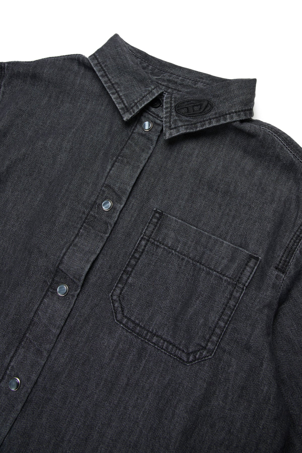 Short-sleeved shirt with logo