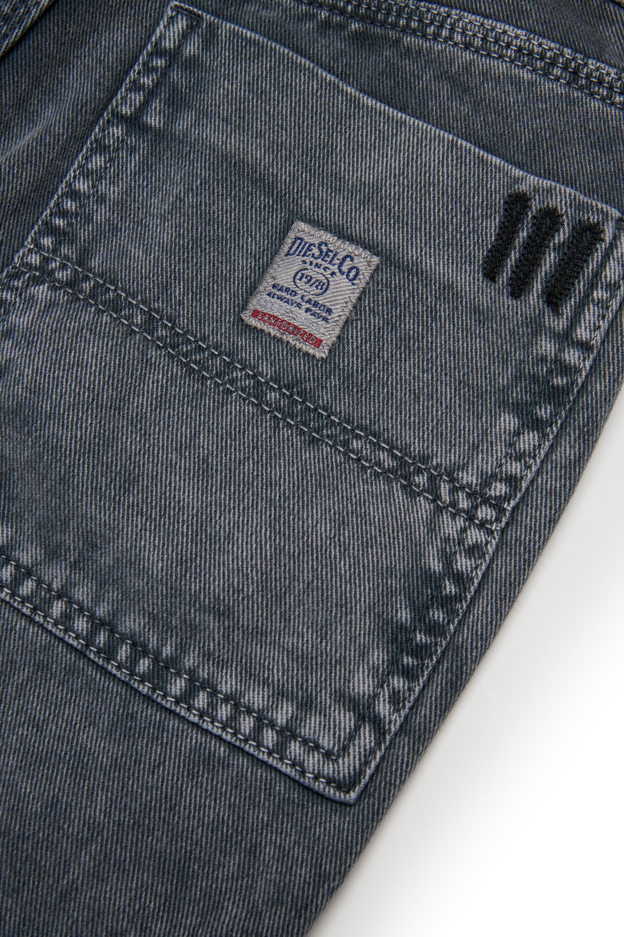 Jeans corte regular efecto lavado - D-Berr