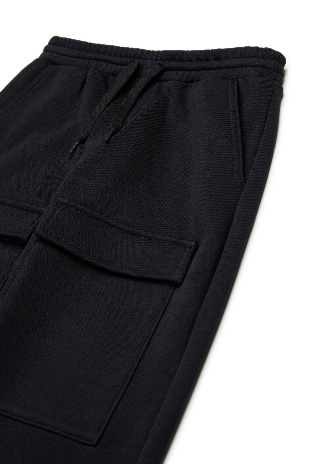 Pantalones deportivos con falsa solapa