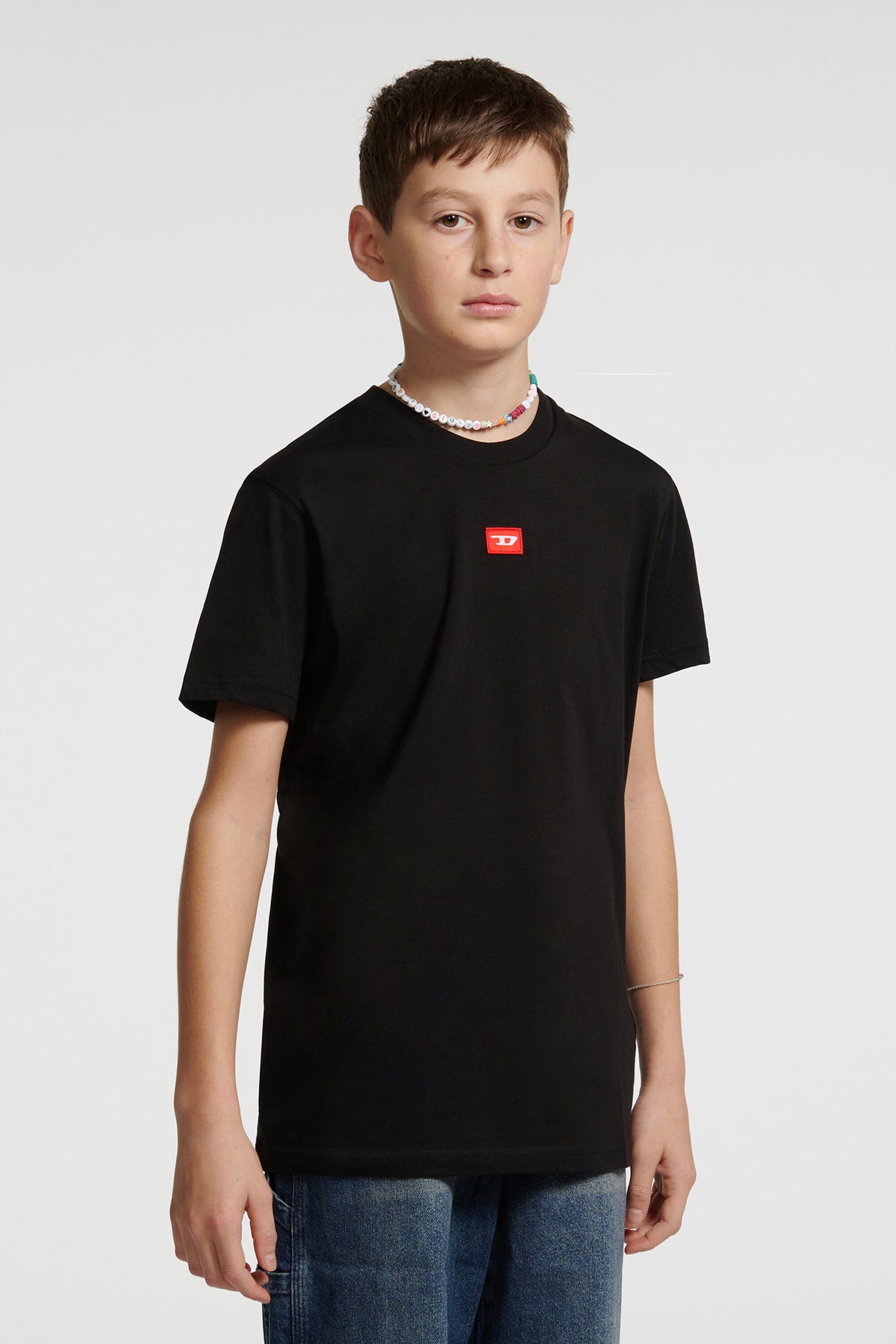 Camiseta de jersey con parche D rojo