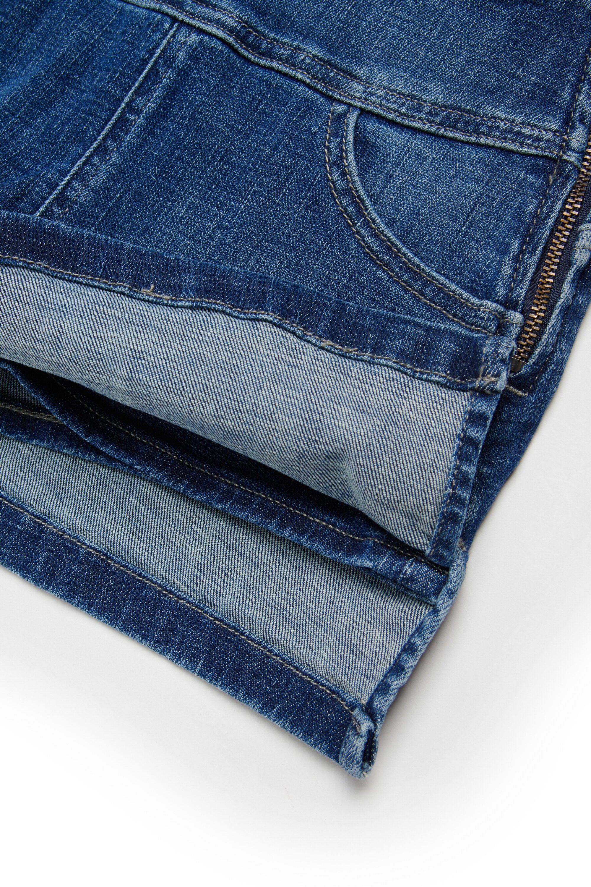 Jupe courte en denim cinq poches