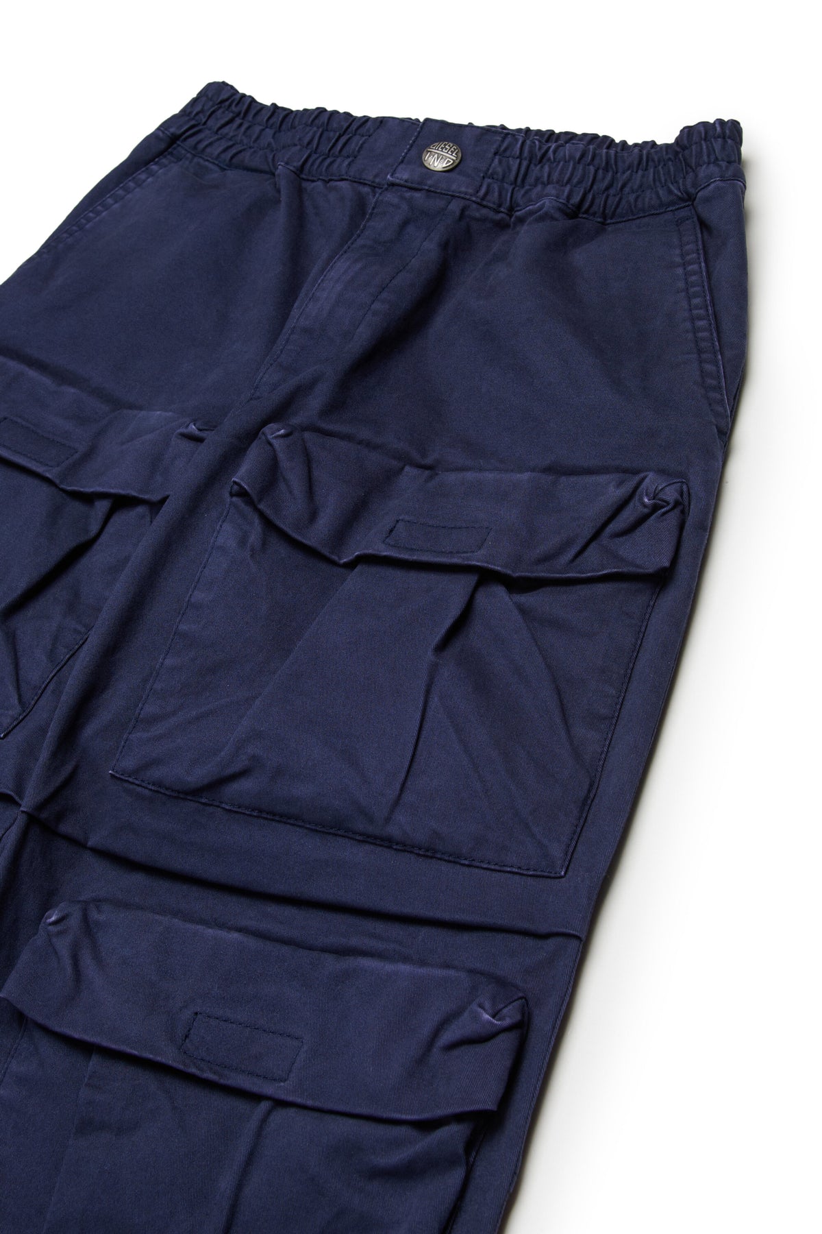 Cargo pants with patch pockets