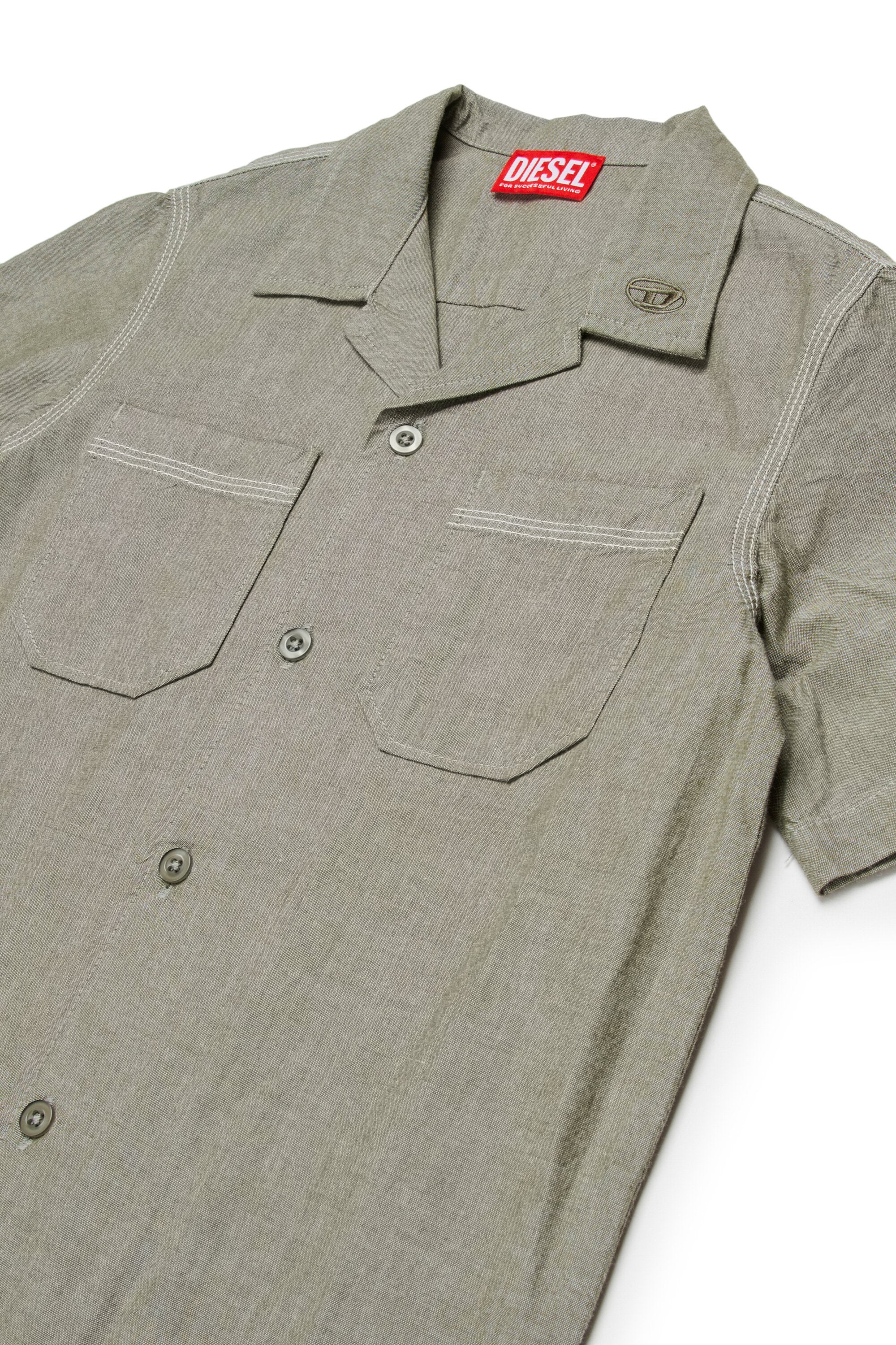 Short-sleeved shirt with logo