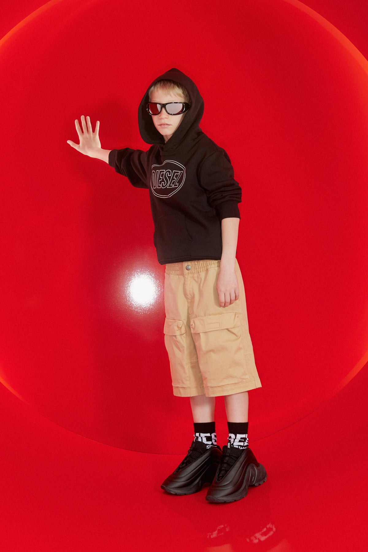 Short cargo avec logo brodé