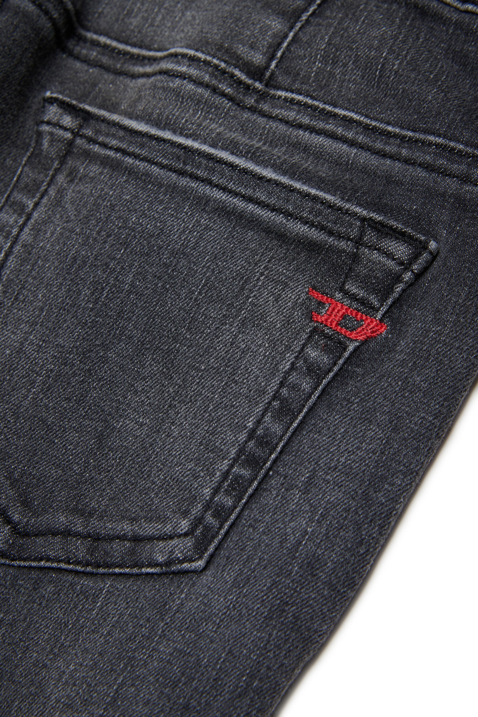 Jeans corte regular lavado gris - D-Ilia