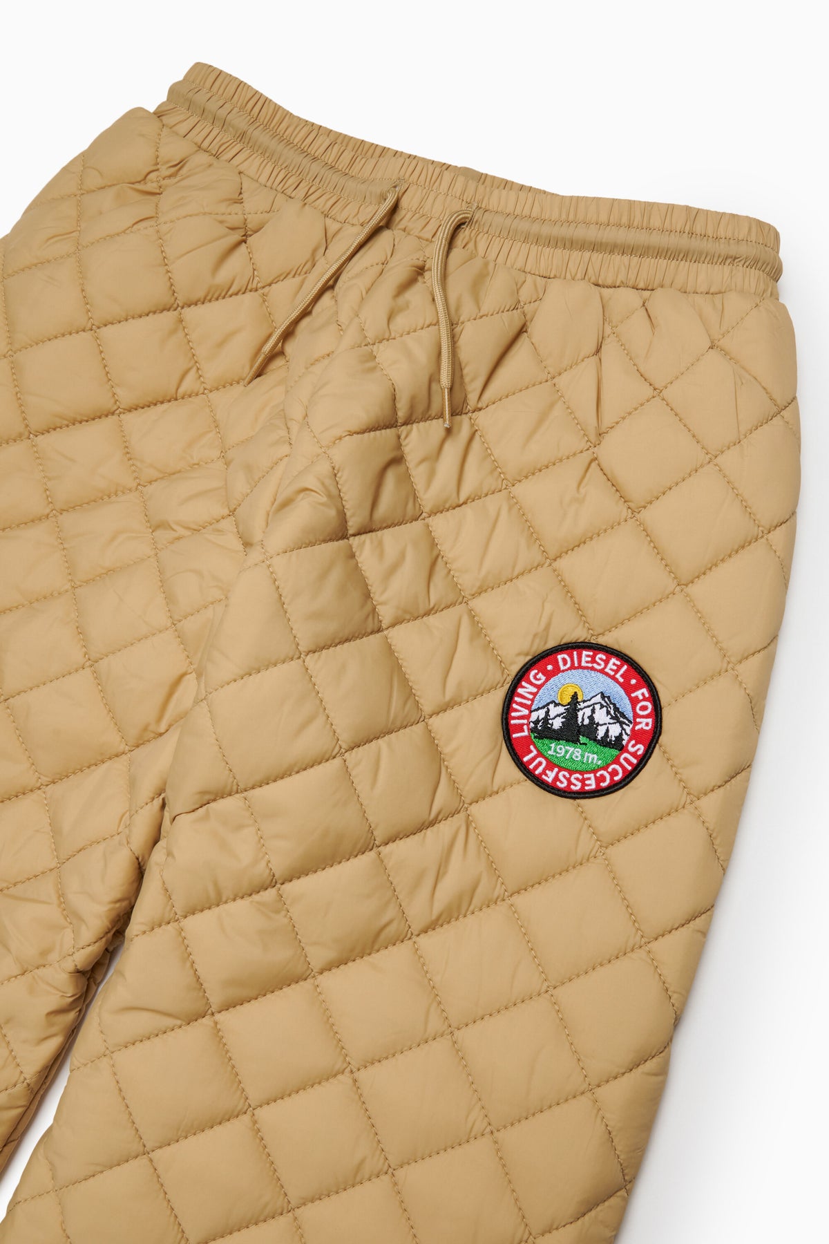 Pantalon matelassé avec patch sur le devant