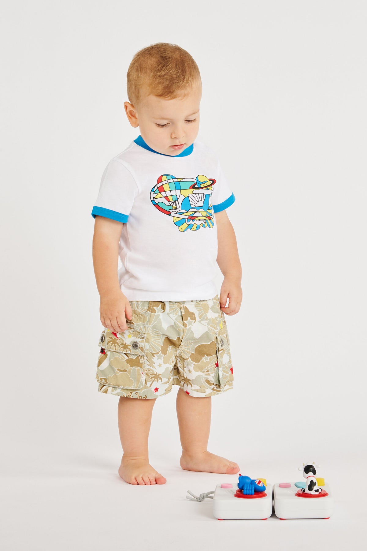 Shorts cargo con logotipo