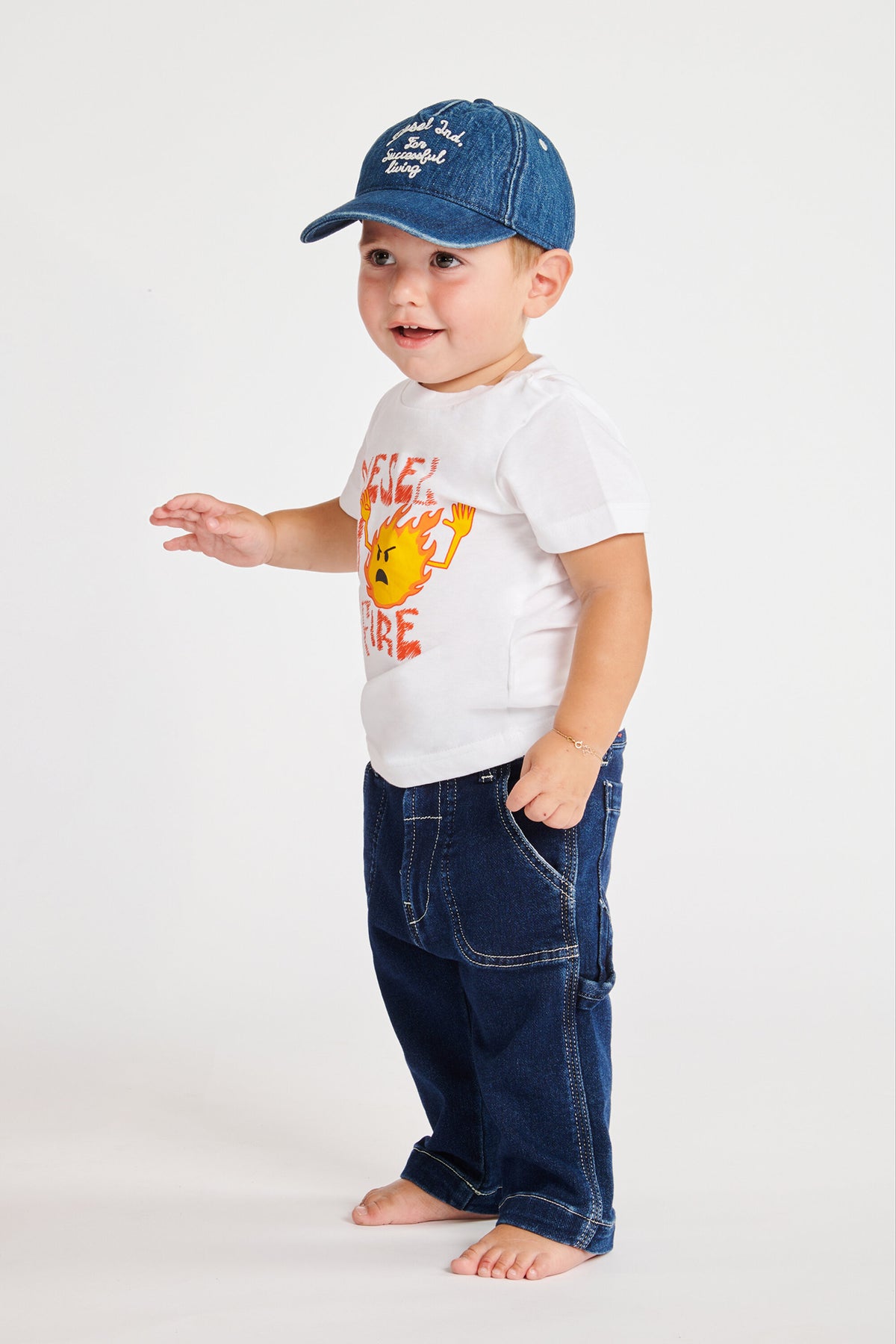 Baseball cap with logo