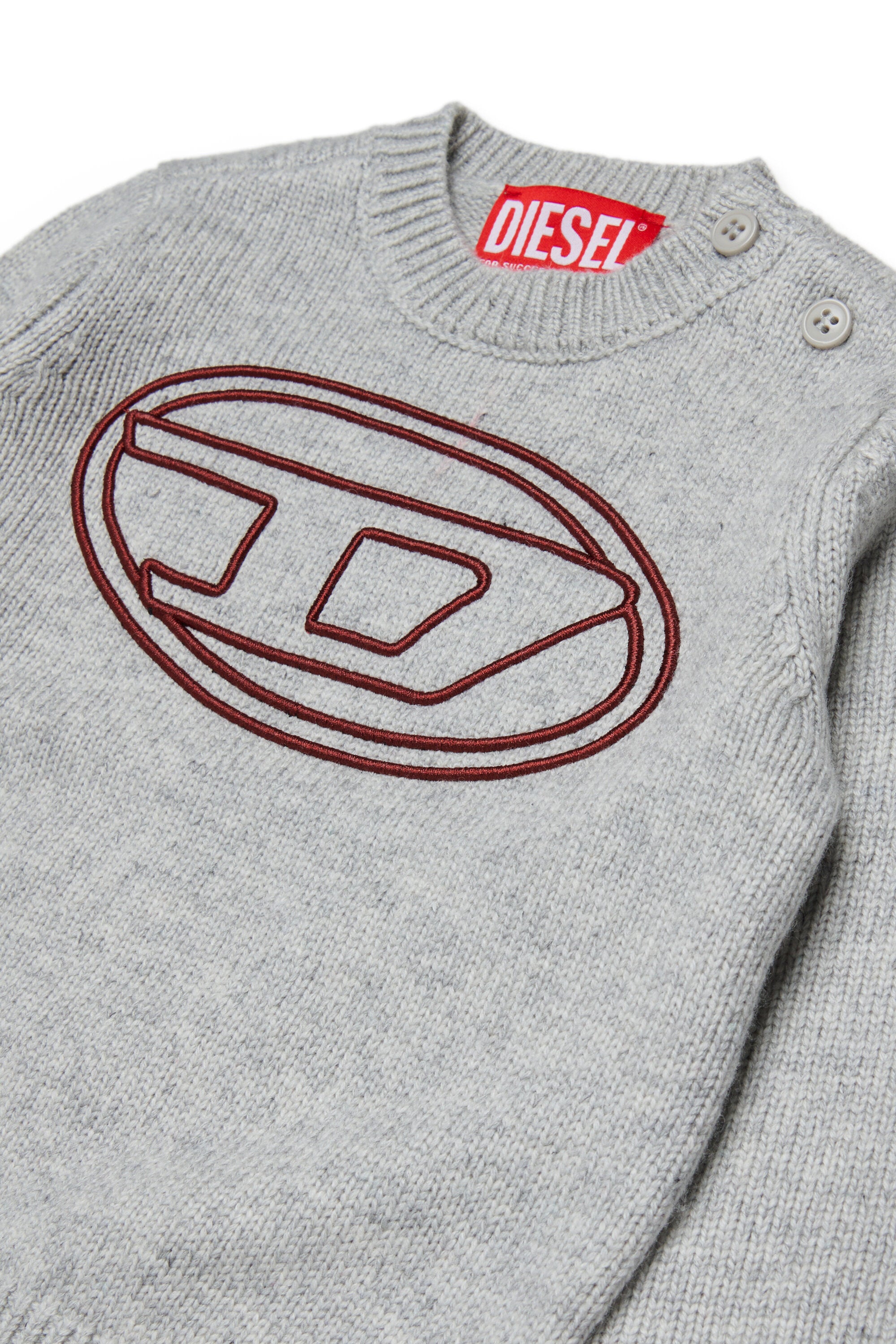 Pull ras du cou avec logo