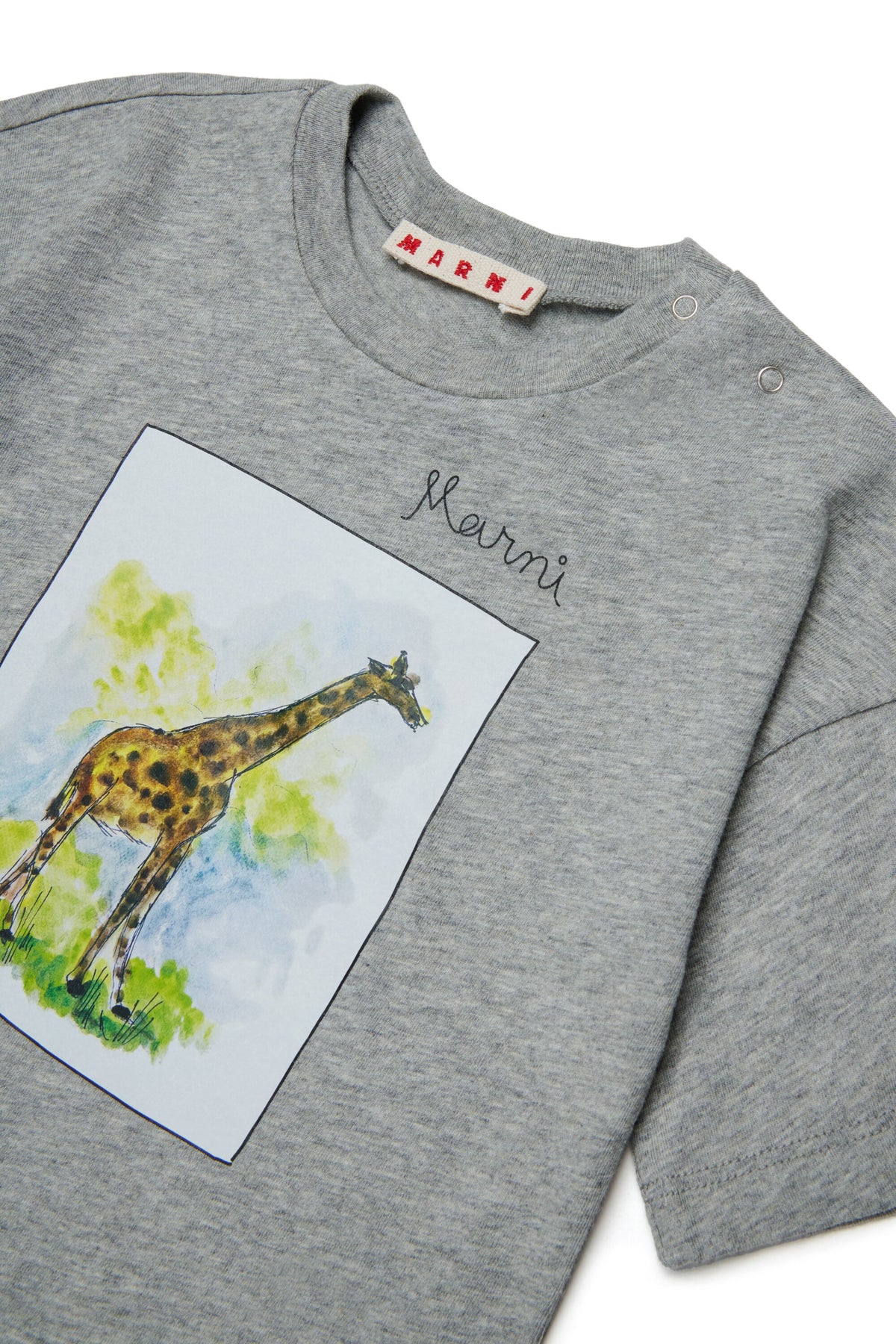 Camiseta con estampado de jirafa y logo