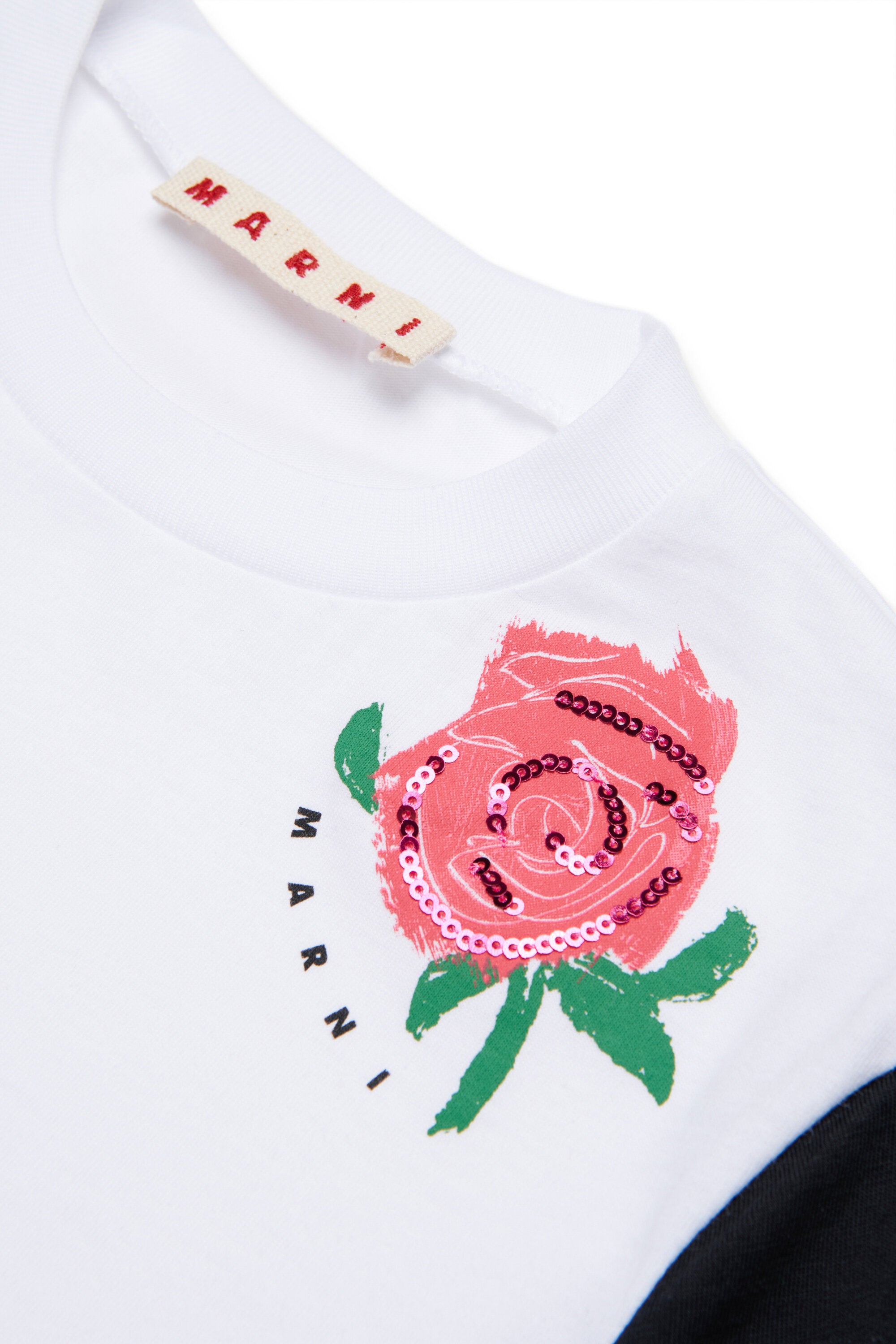 Camiseta con estampado y lentejuelas