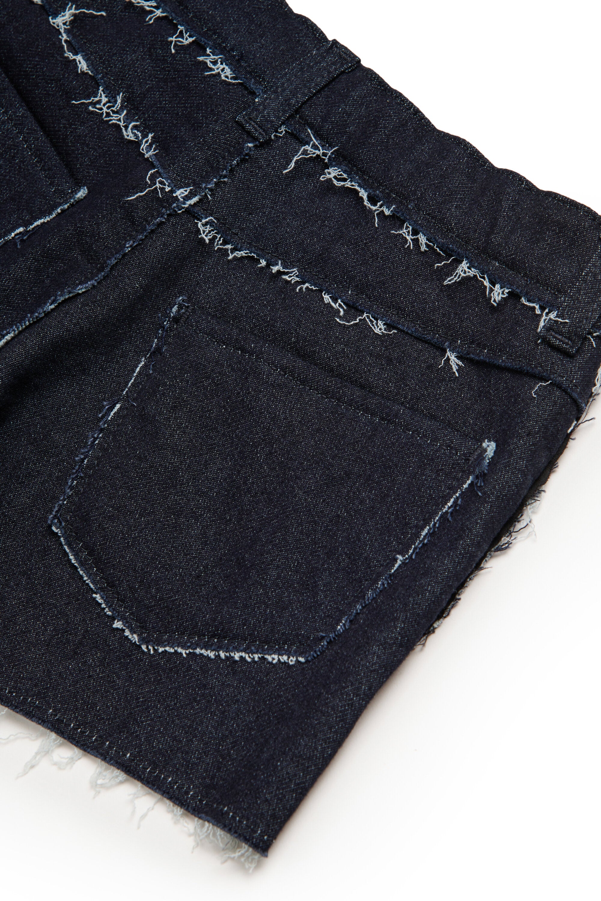 Short en denim avec logo sur le devant