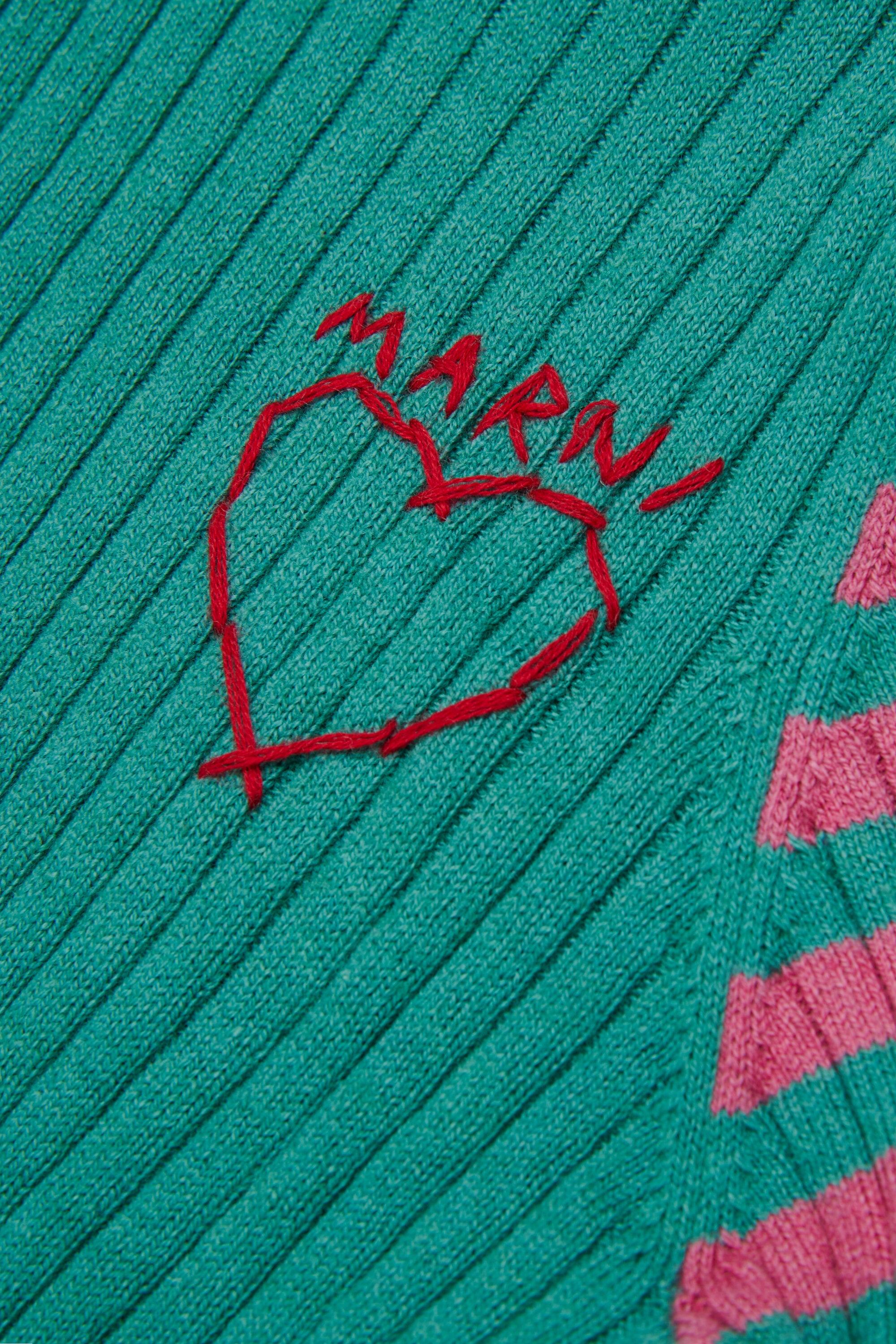 Jersey de canalé con motivo de corazón