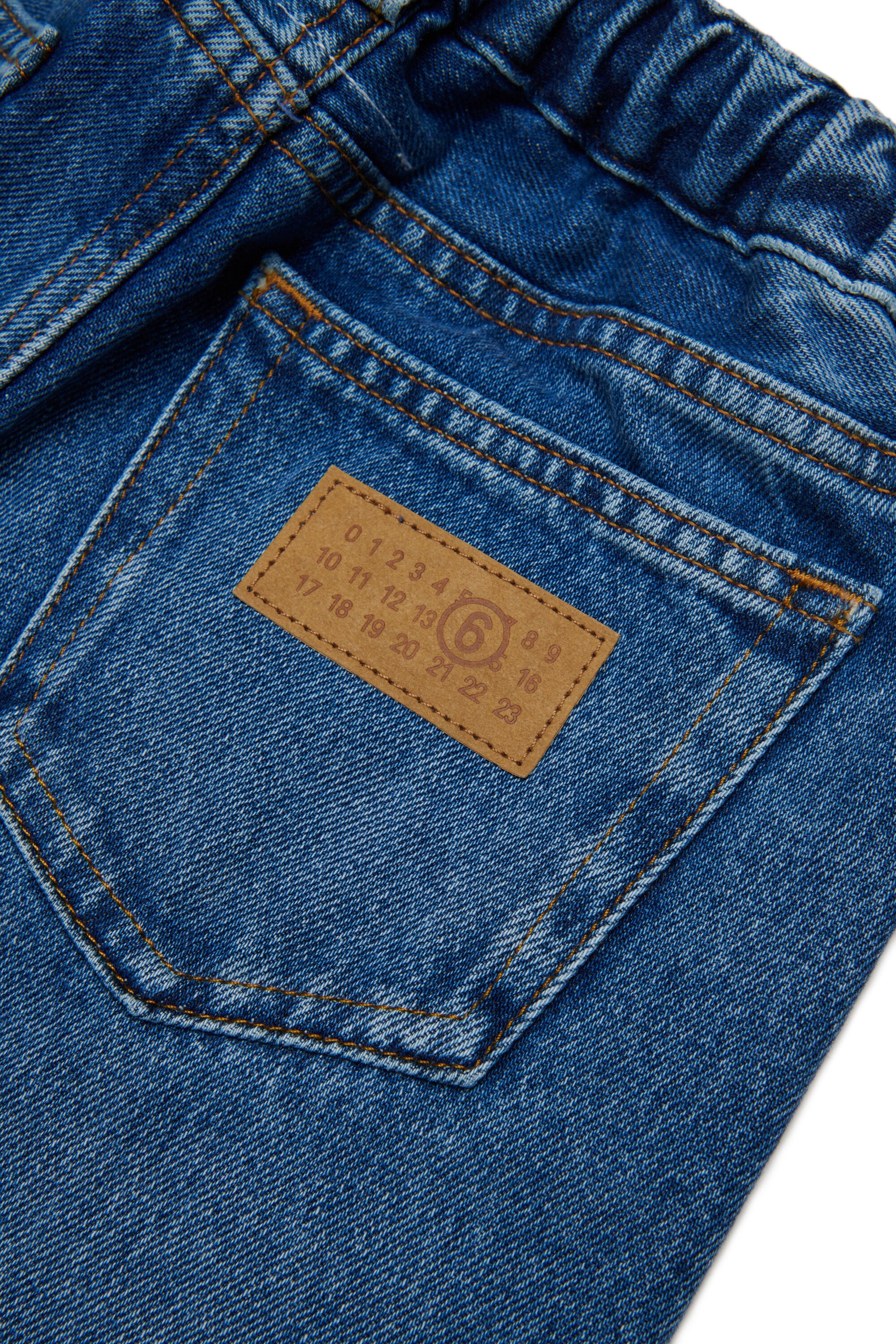 Jeans regular en denim bicolor