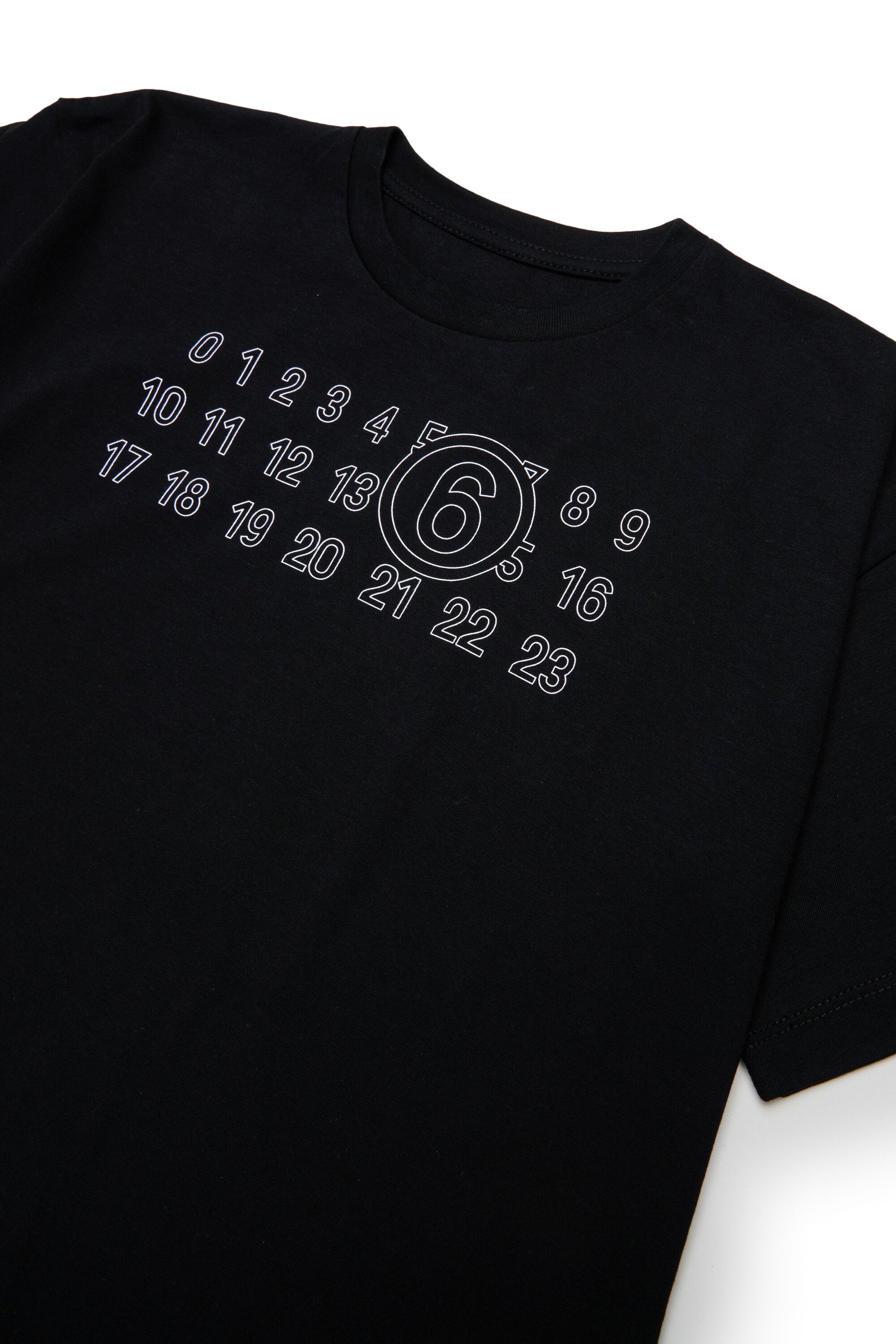 Camiseta con logo en el pecho