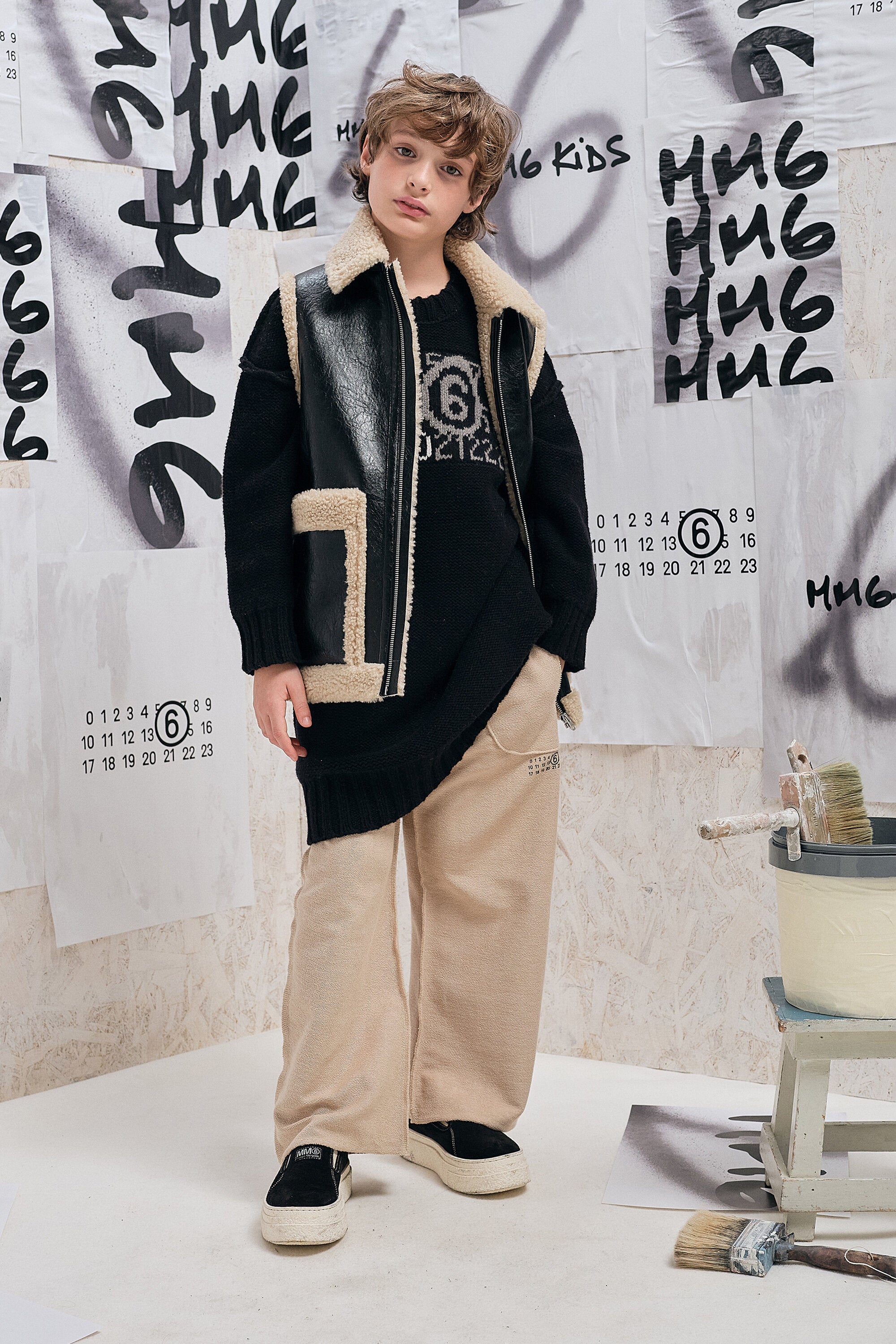 Sleeveless shearling-effect jacket