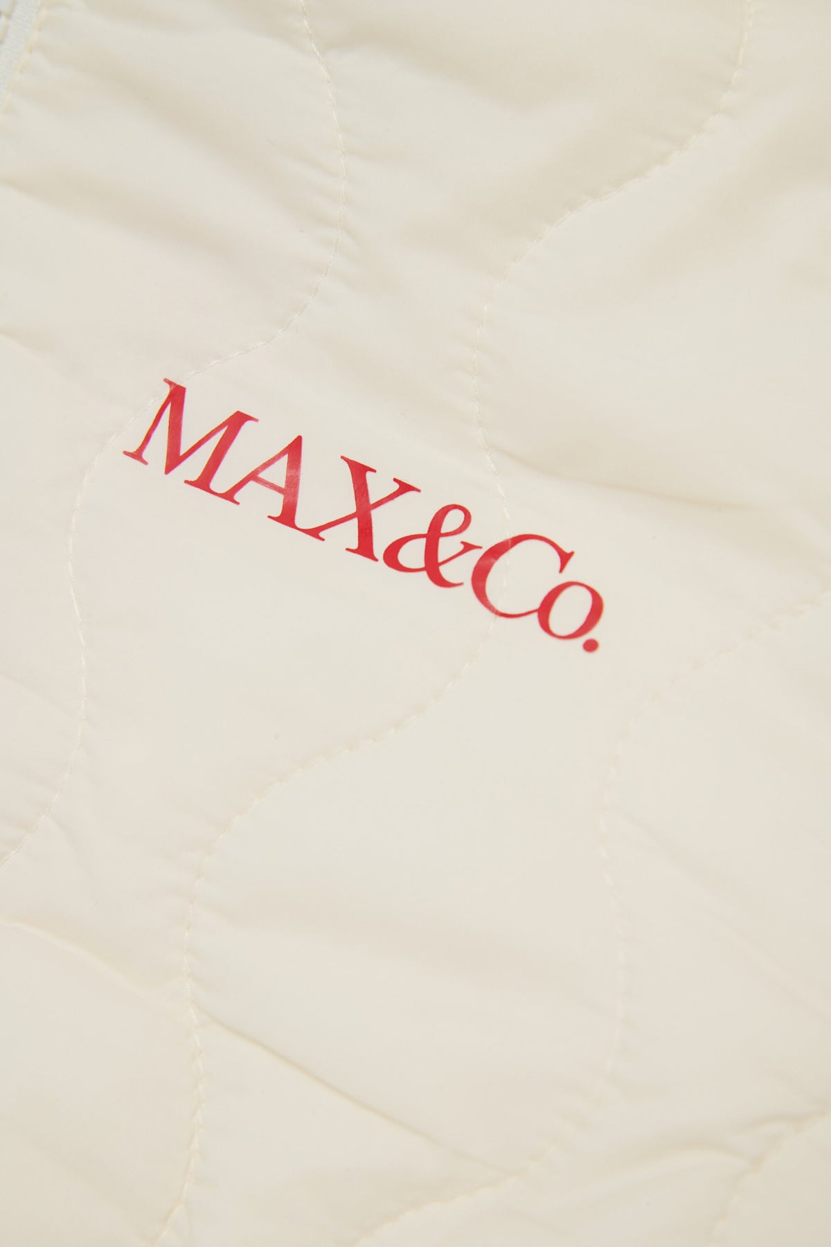 Chaqueta acolchada con logo estampado