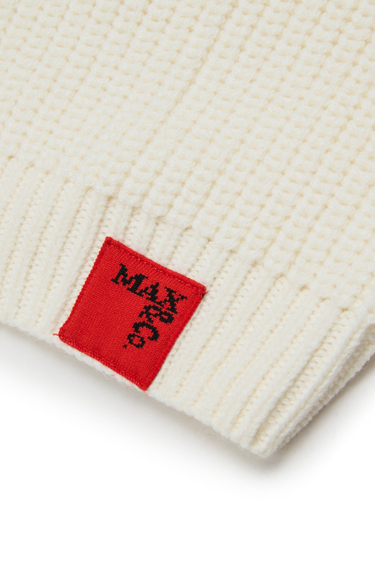 Robe en maille avec inscription sur le devant