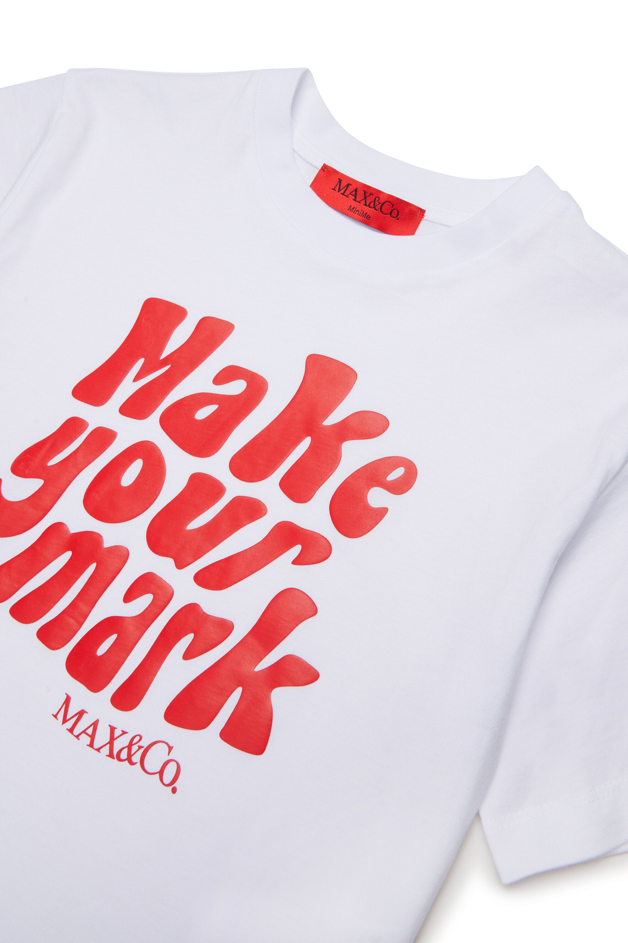 Camiseta con estampado delantero y logo
