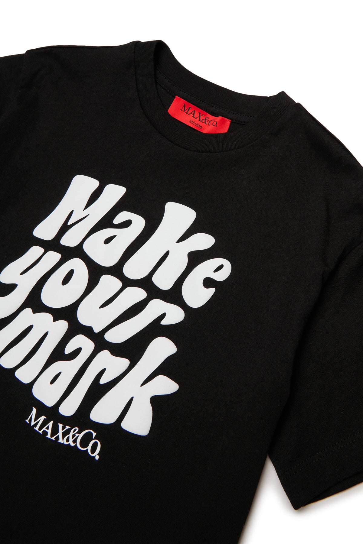 T-shirt avec imprimé sur le devant et logo