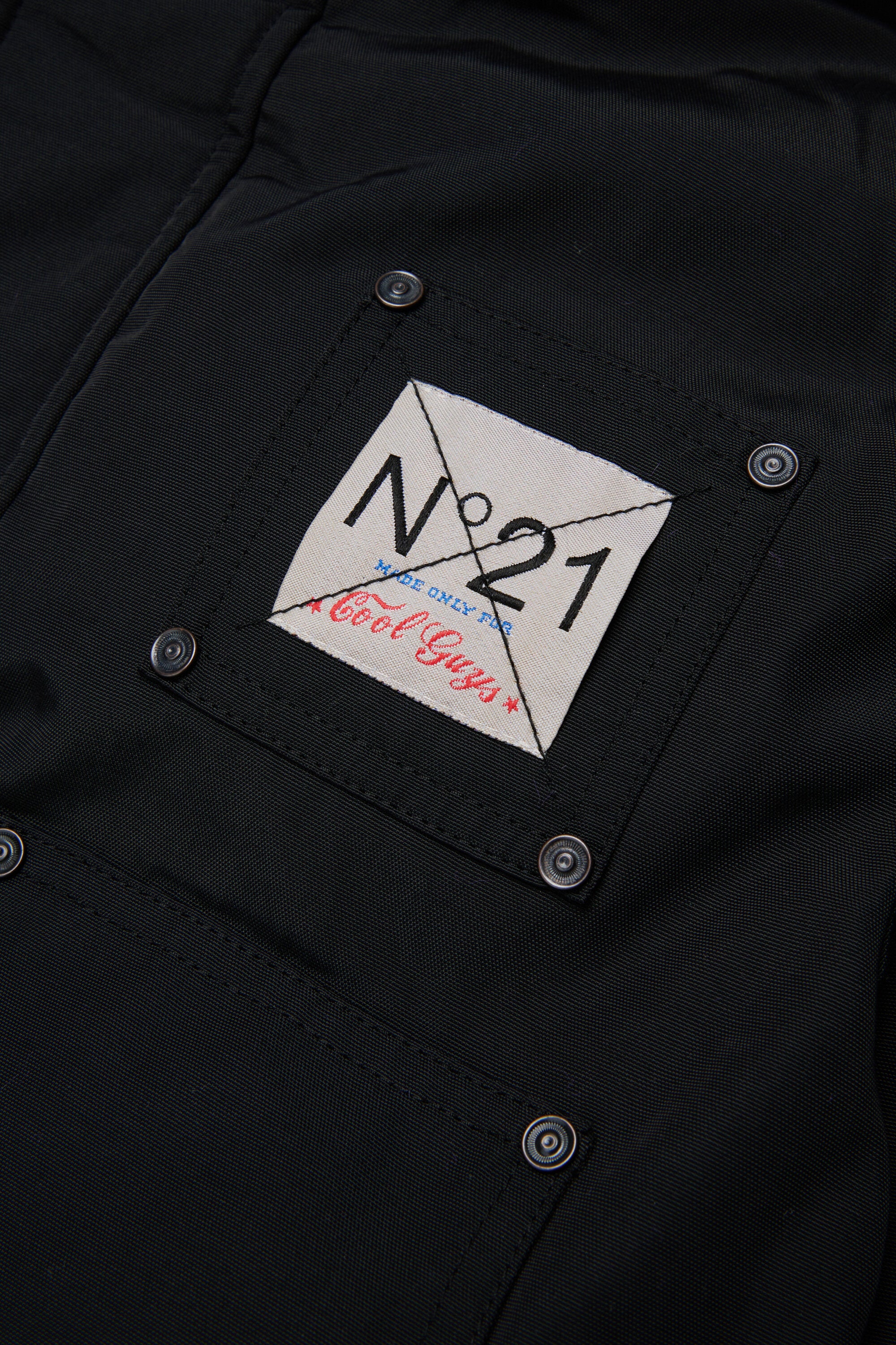 Chaqueta acolchada con logo estampado