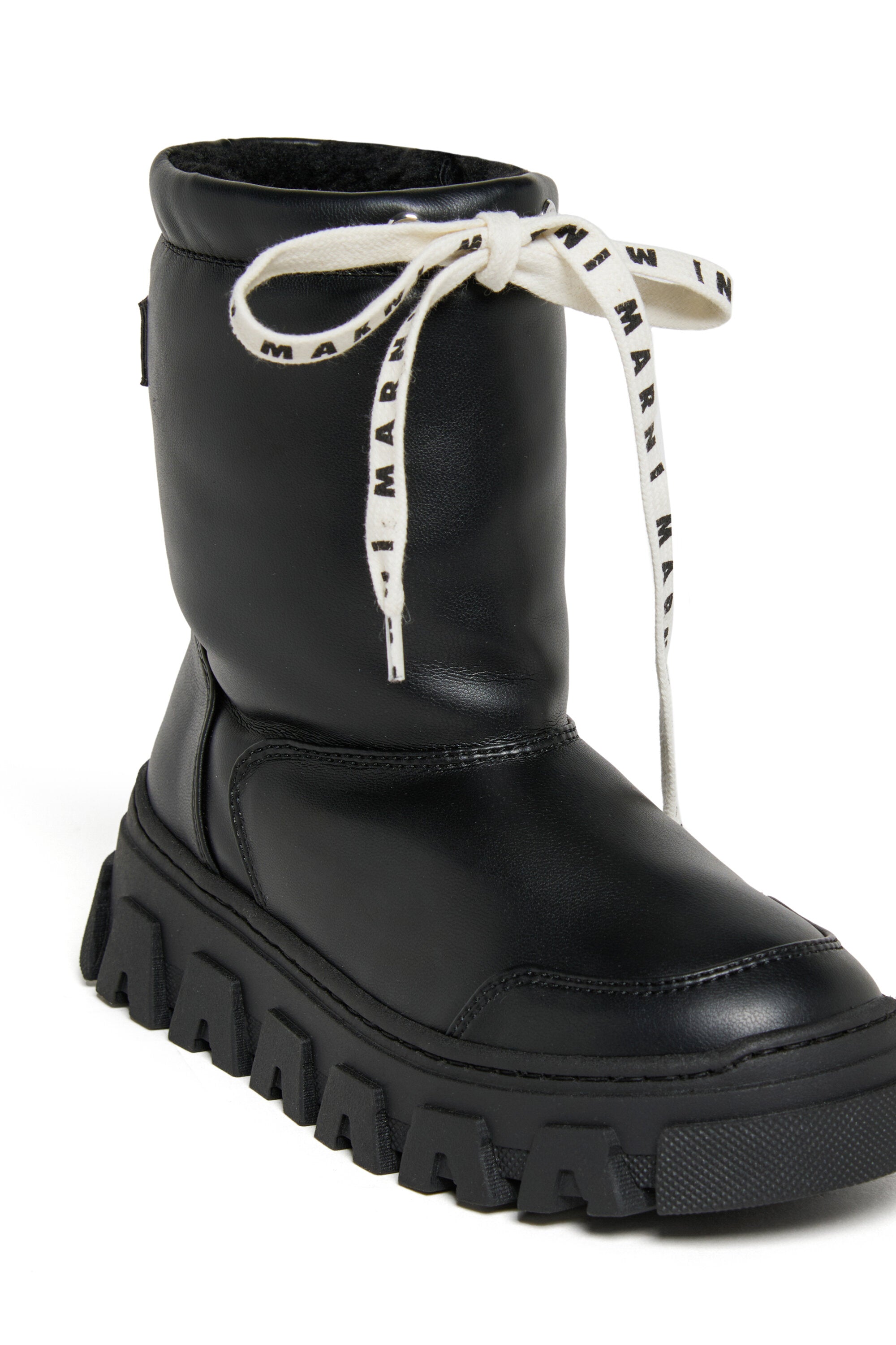 Snow boots with teddy interior