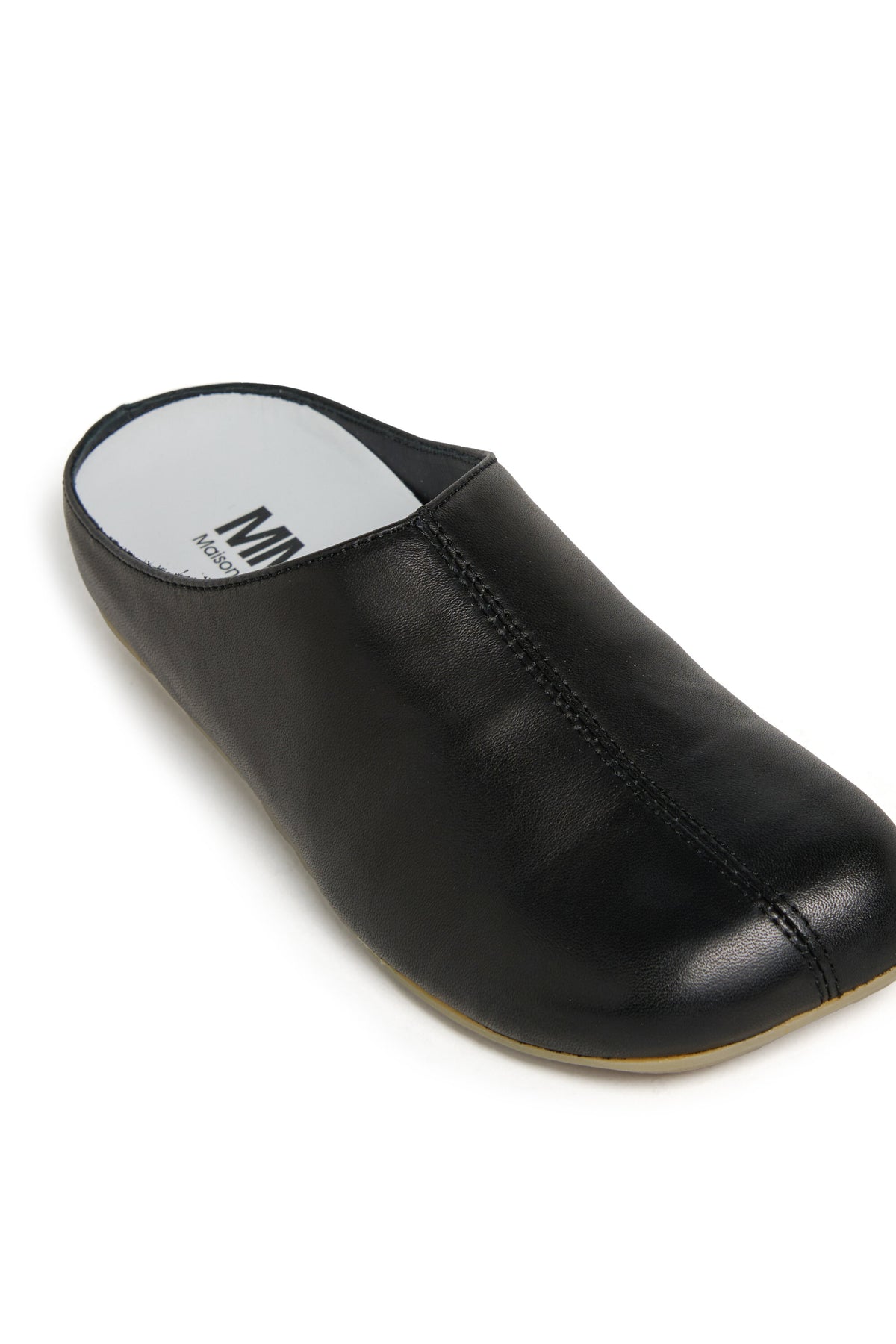 Mules minimalistas con logo