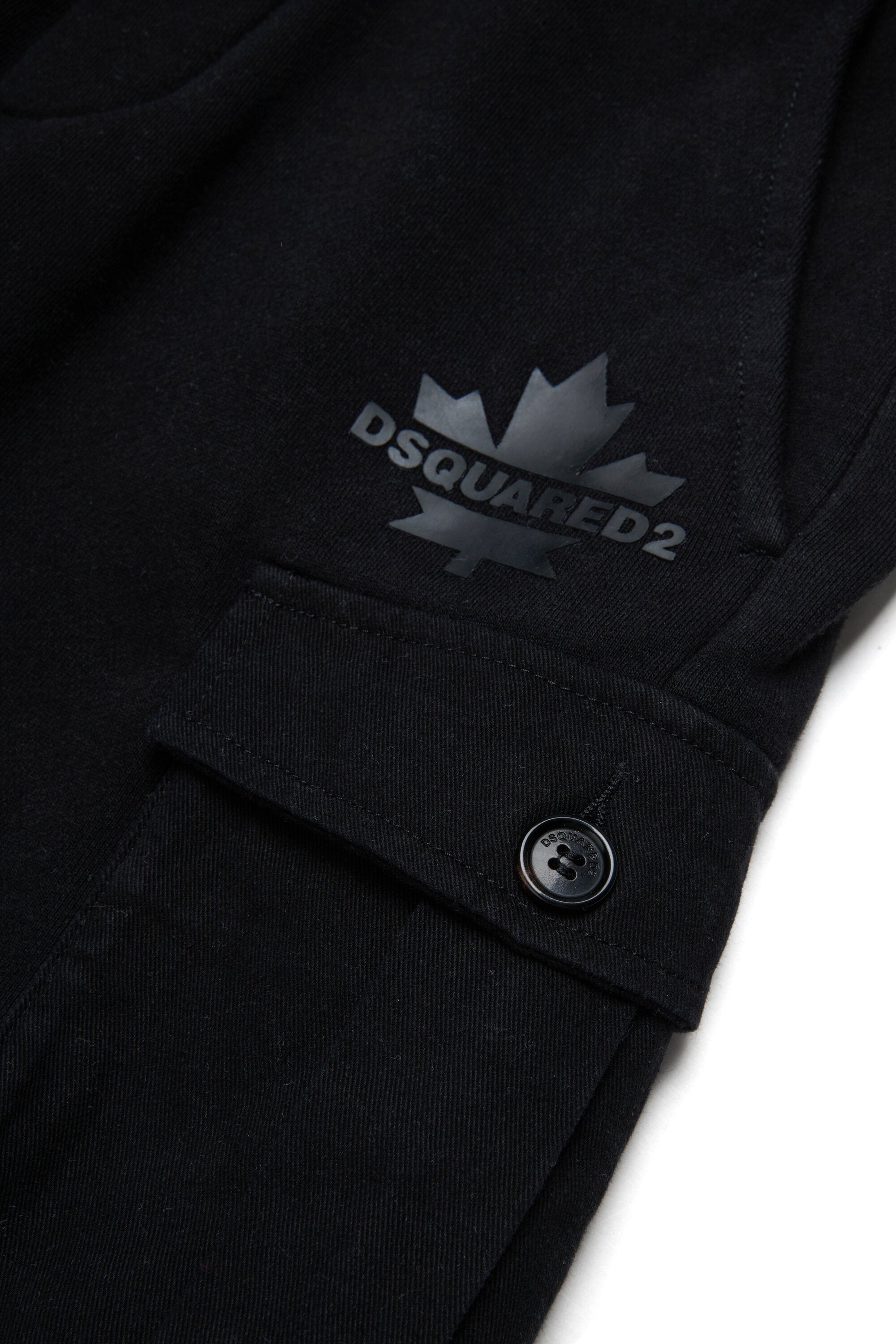 Short cargo en polaire avec Maple Leaf