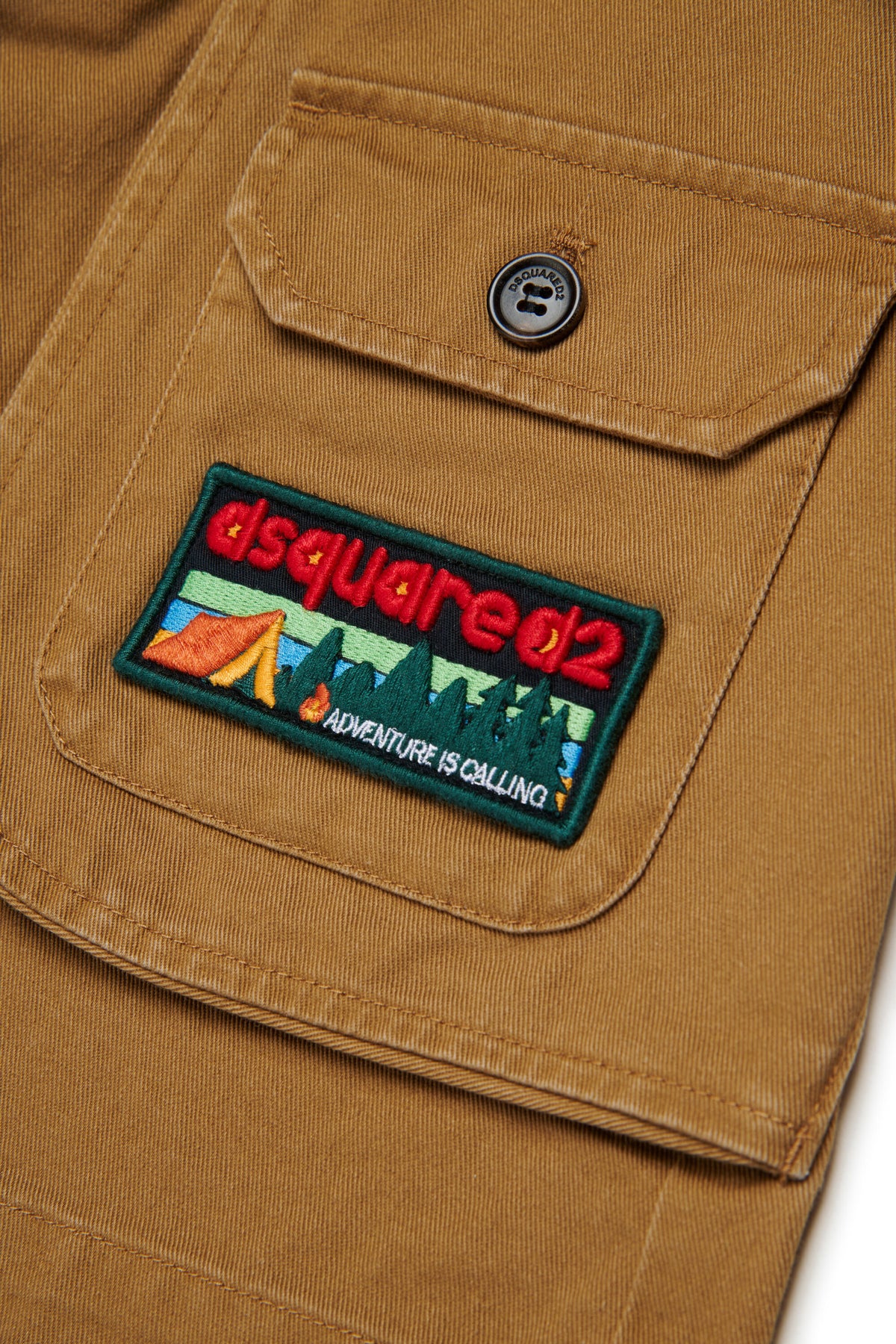 Short cargo avec logo