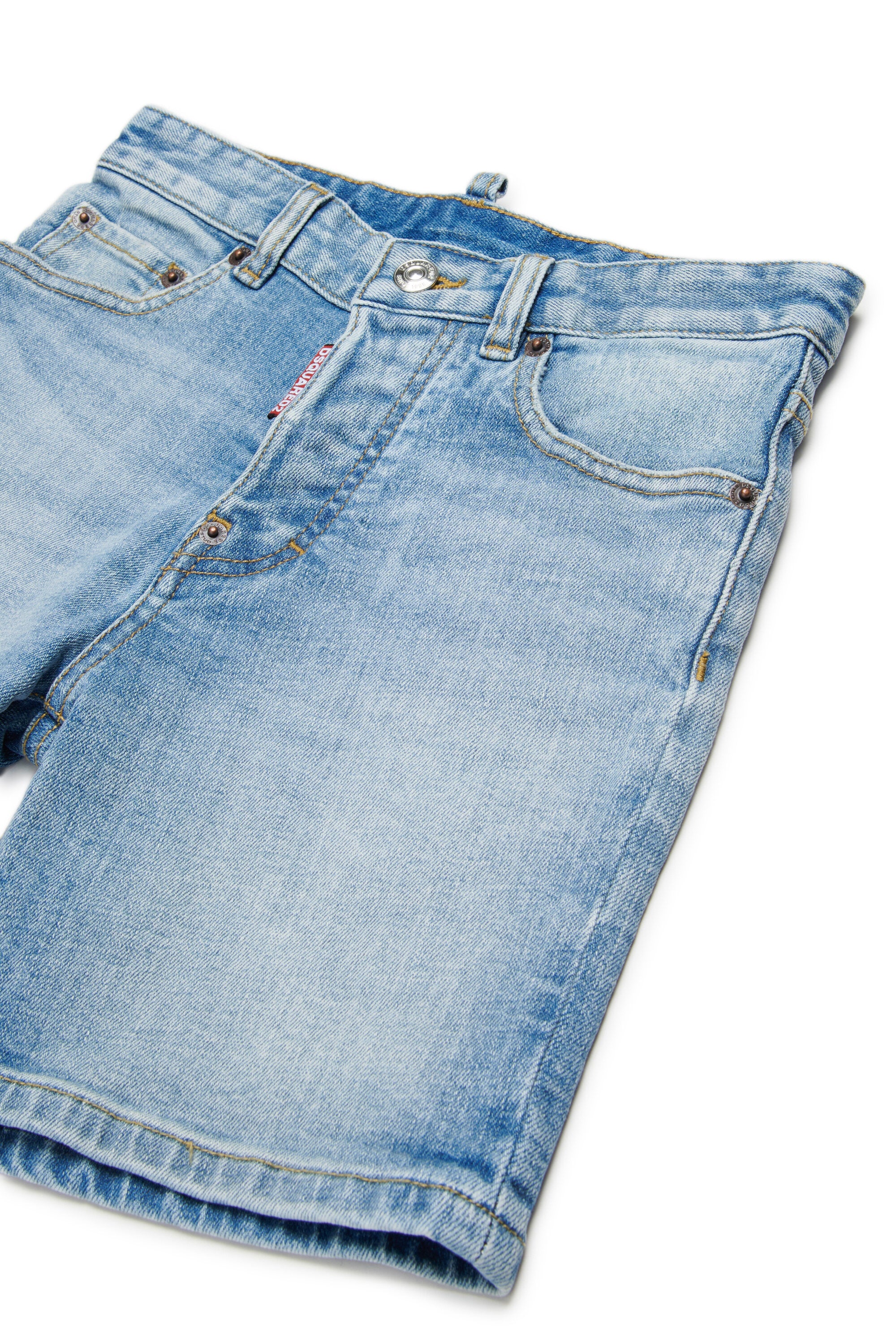 Short en denim clair à cinq poches