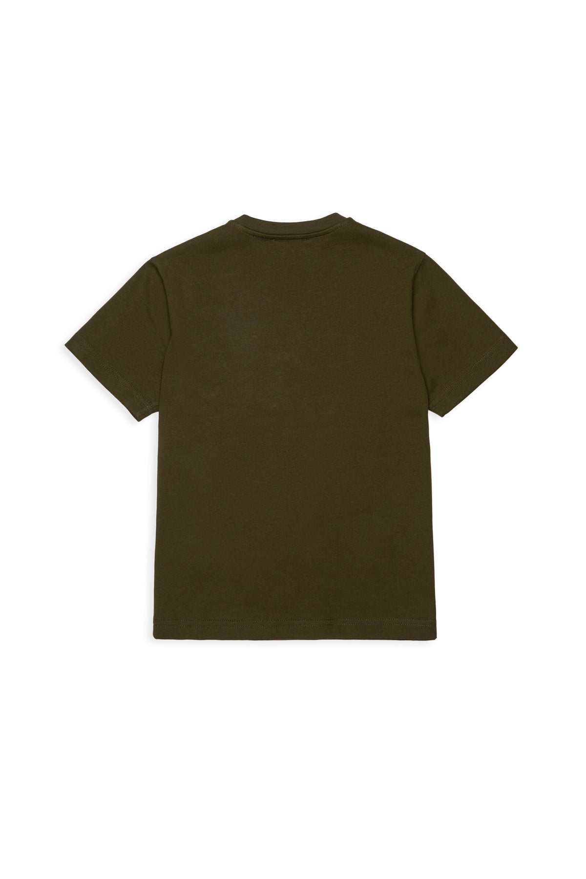 Camiseta con logo y parches aplicados