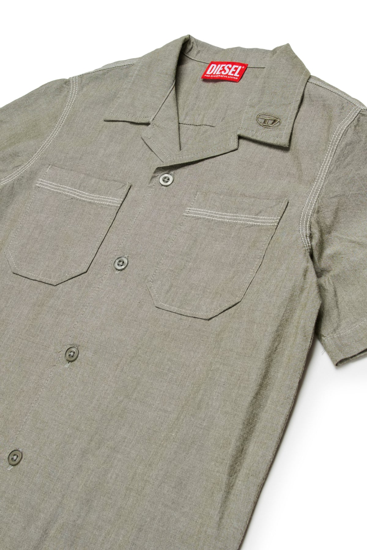 Short-sleeved shirt with logo