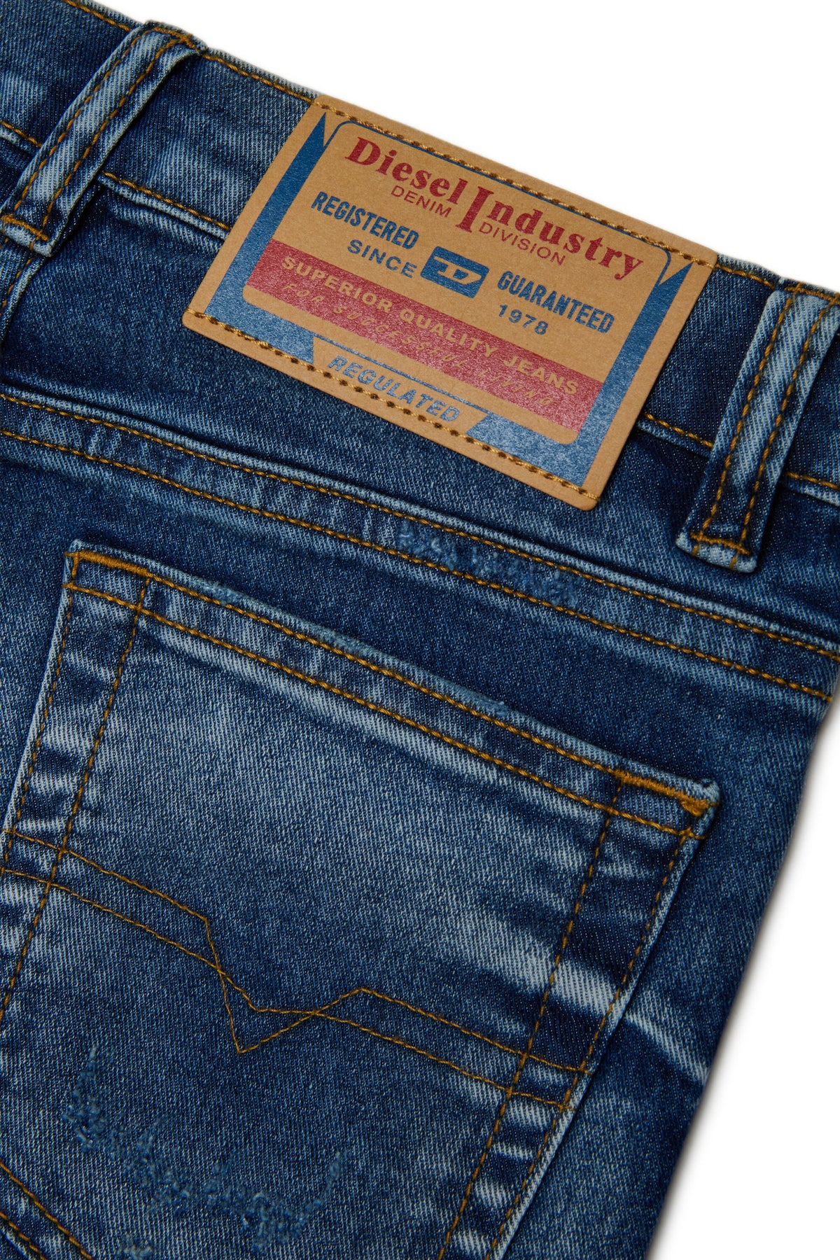 Jeans relaxed fit azul medio