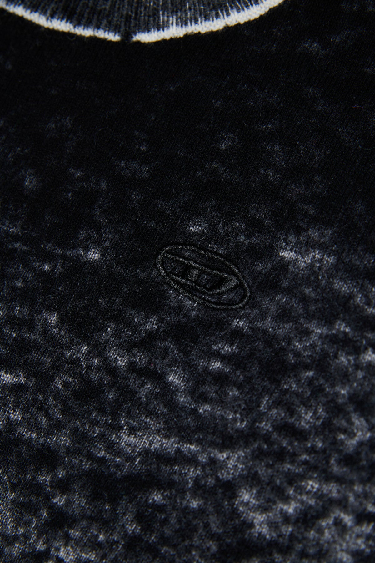 Crew-neck pullover with logo