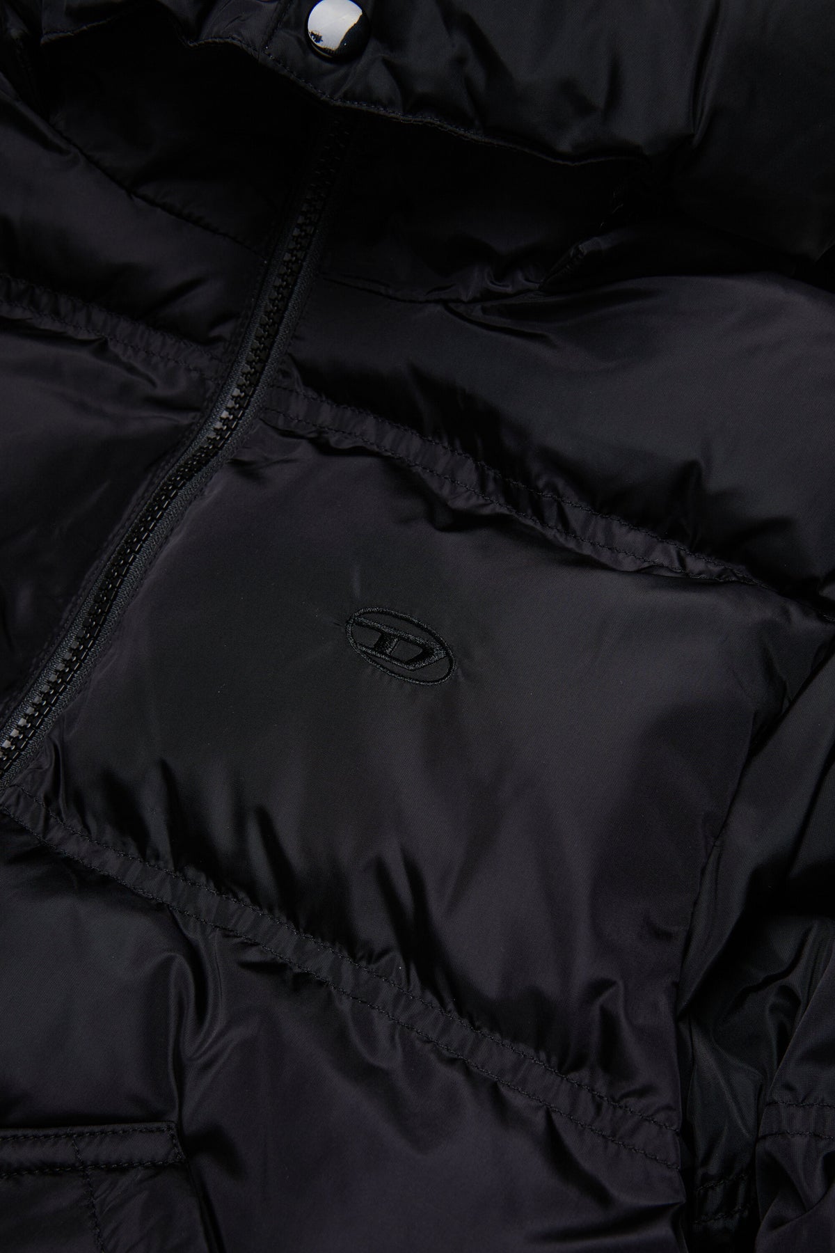 Padded jacket with printed logo