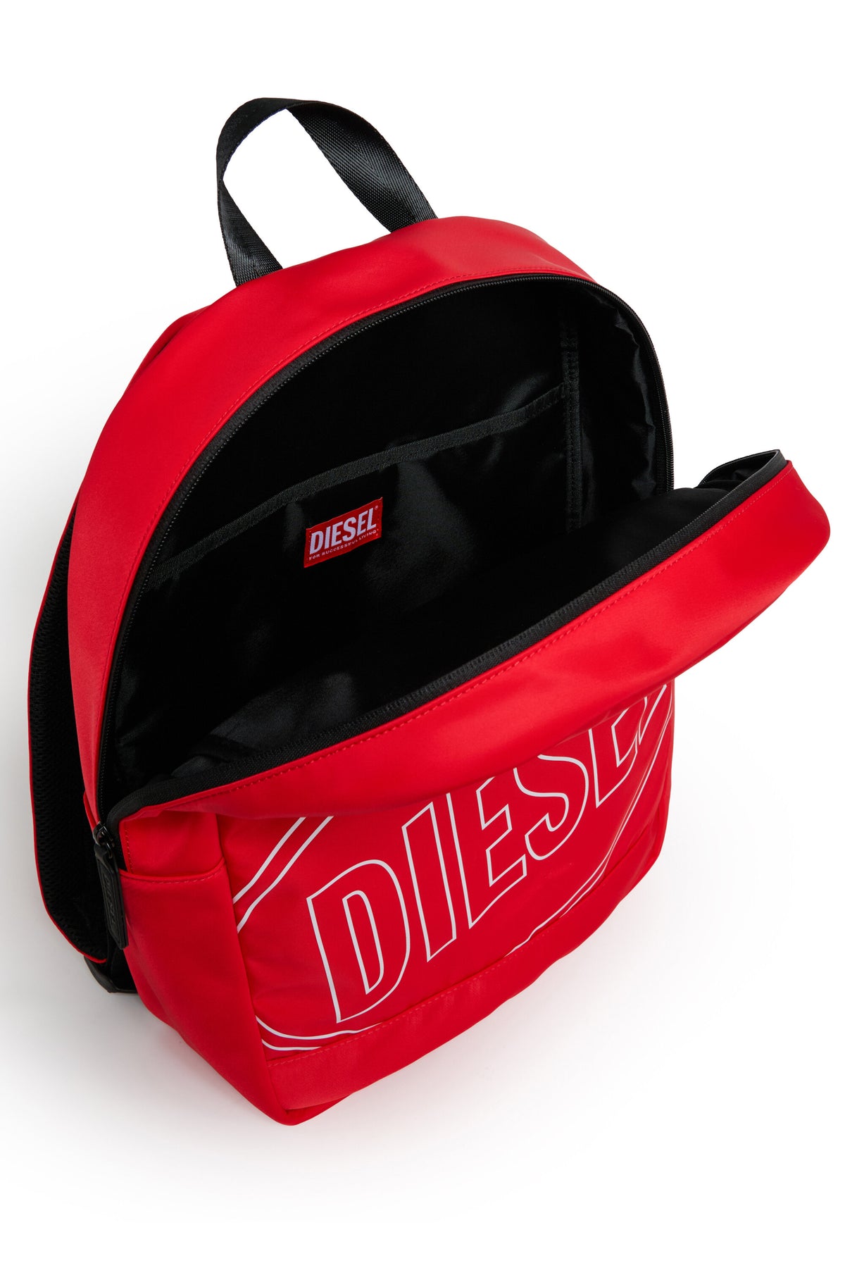Mochila con logo en la parte frontal