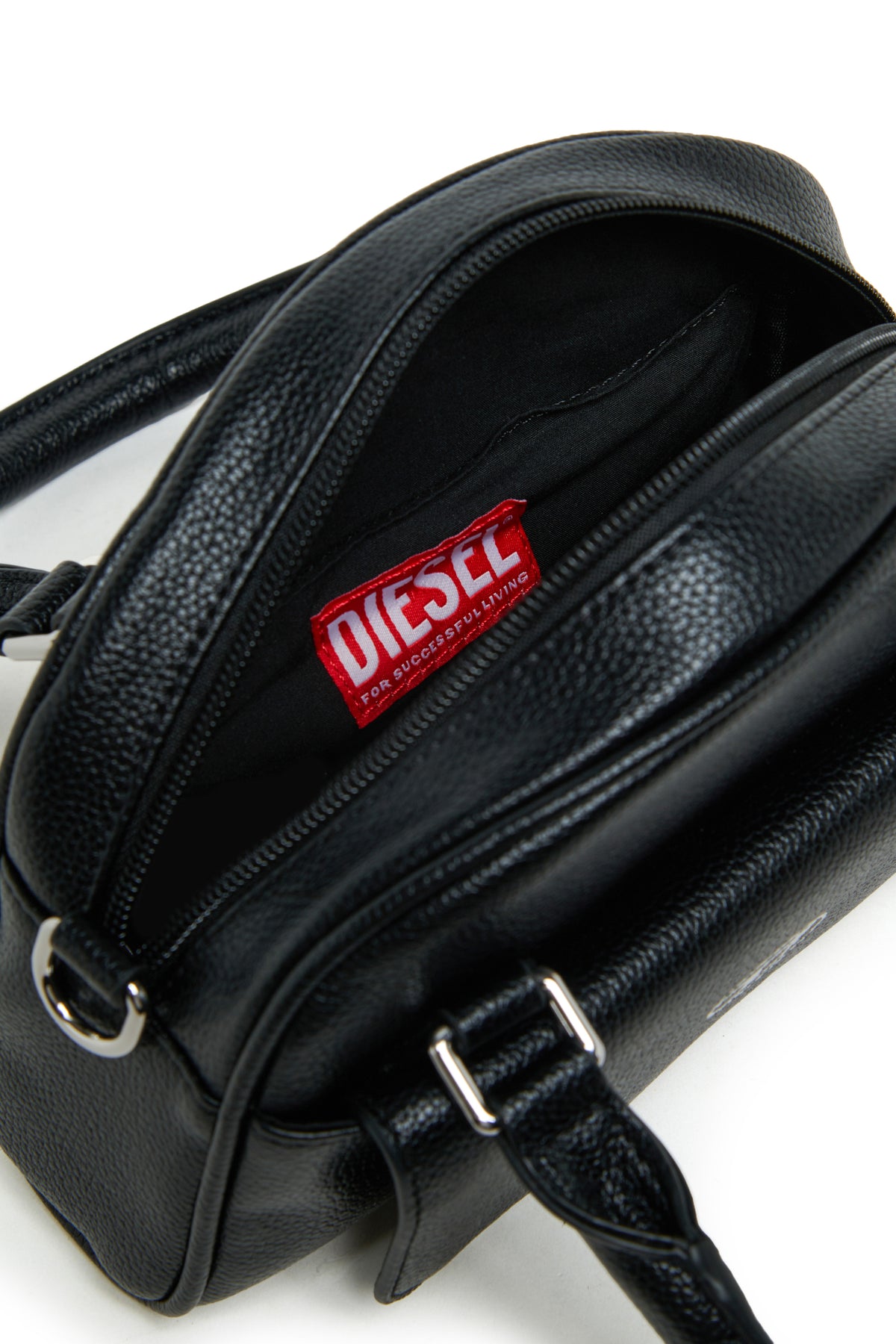 Sac avec logo sur le devant