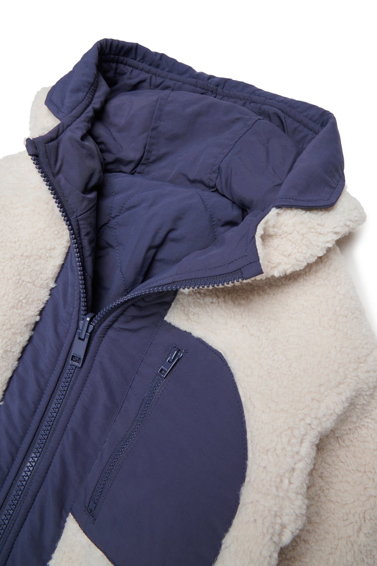 Chaqueta teddy reversible con capucha