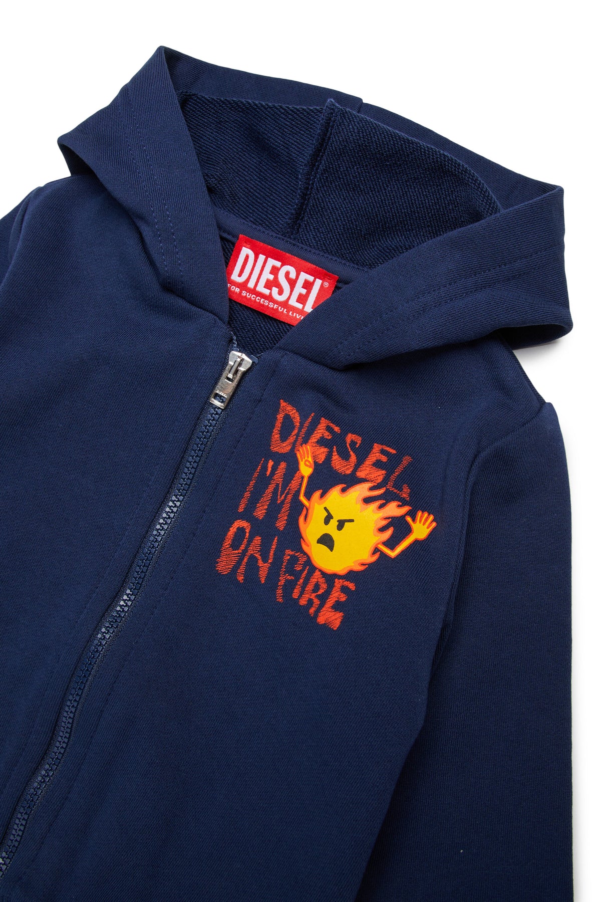 Sudadera con cremallera y logo en el pecho