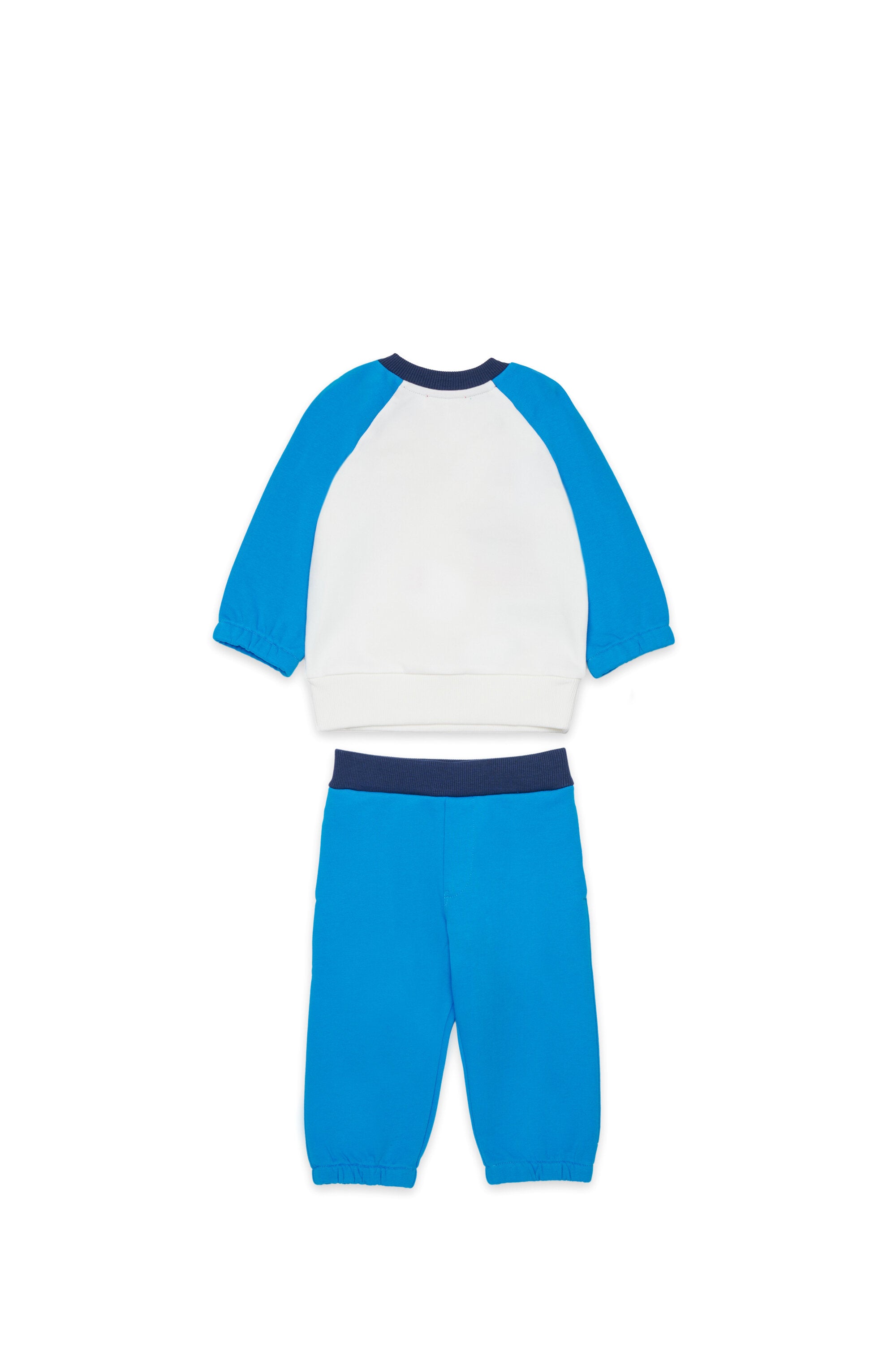 Combinaison de sport avec logo