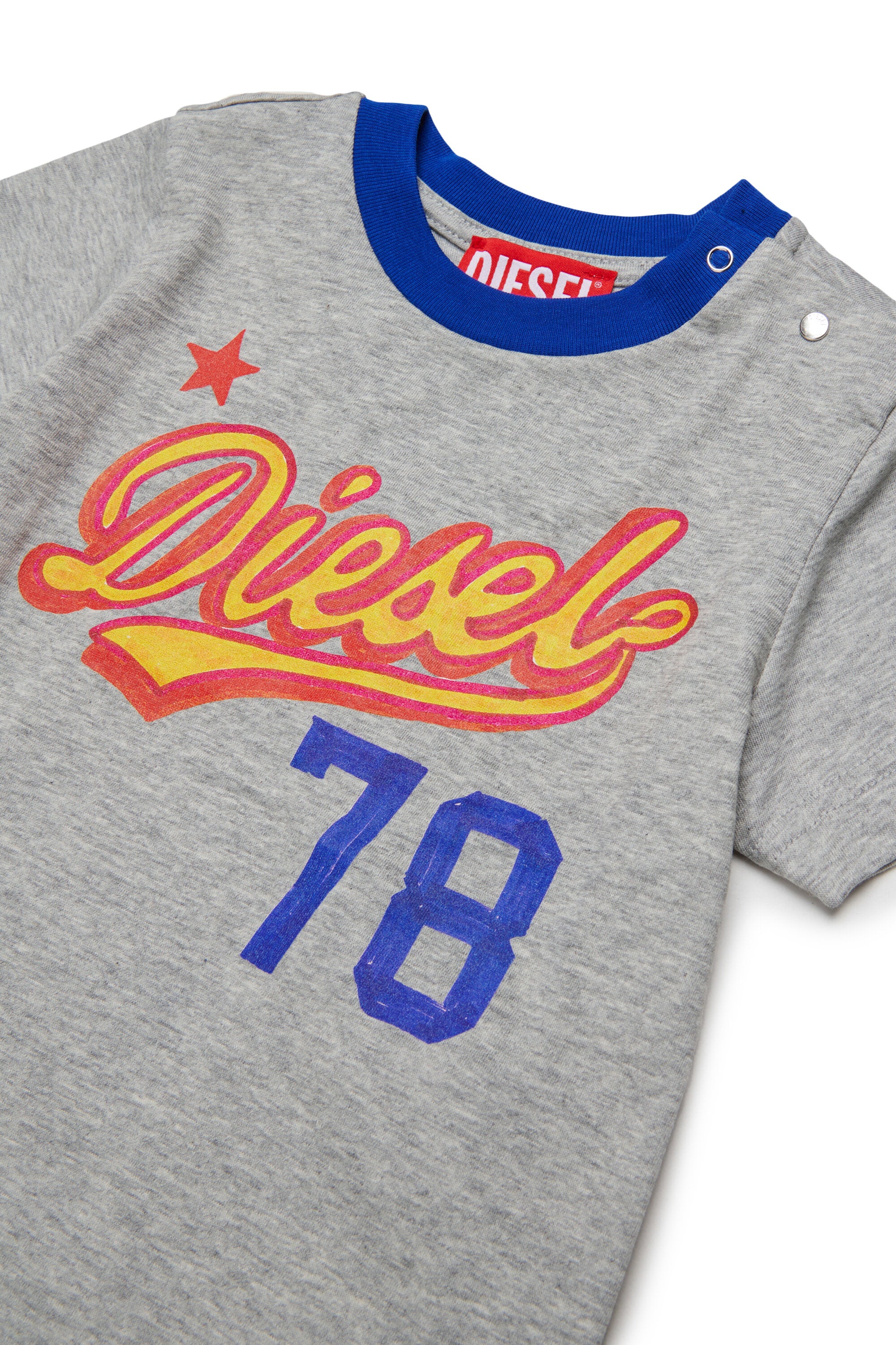 Camiseta con logo