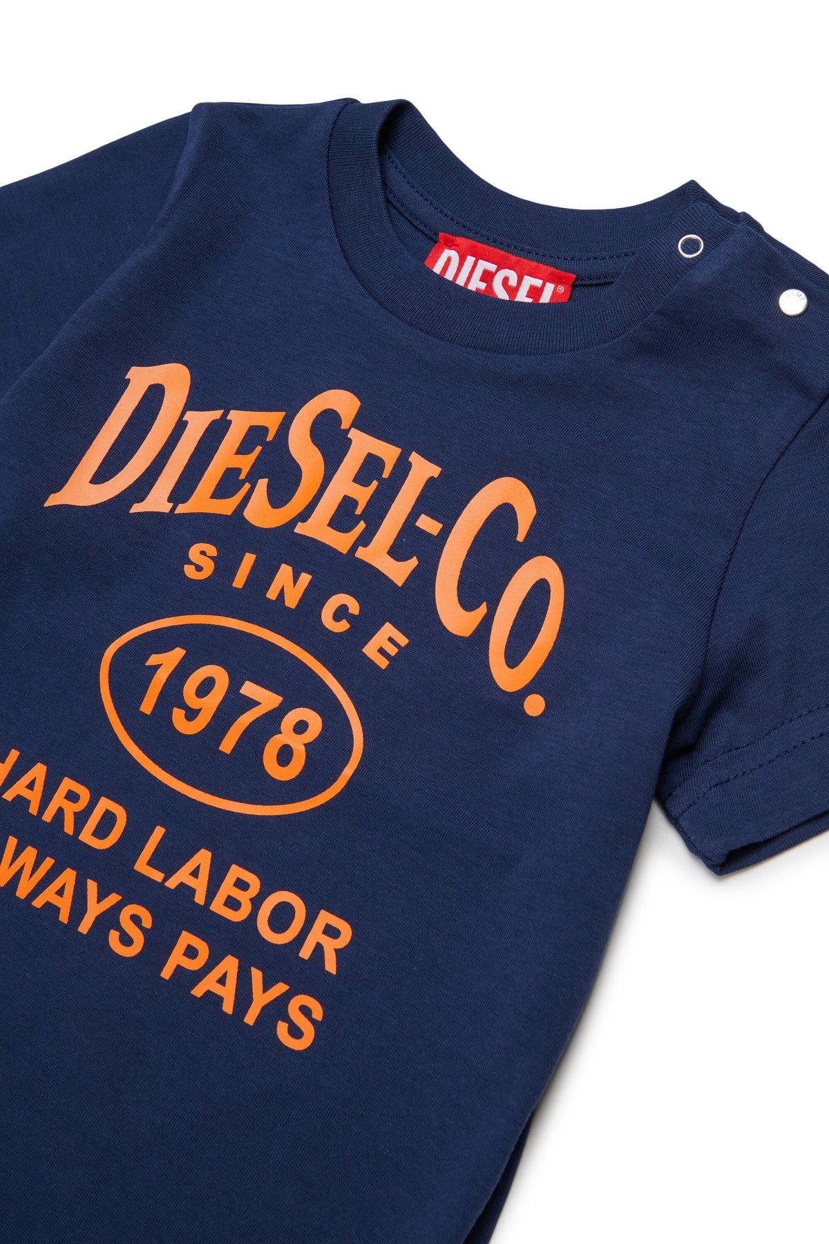 T-shirt with logo