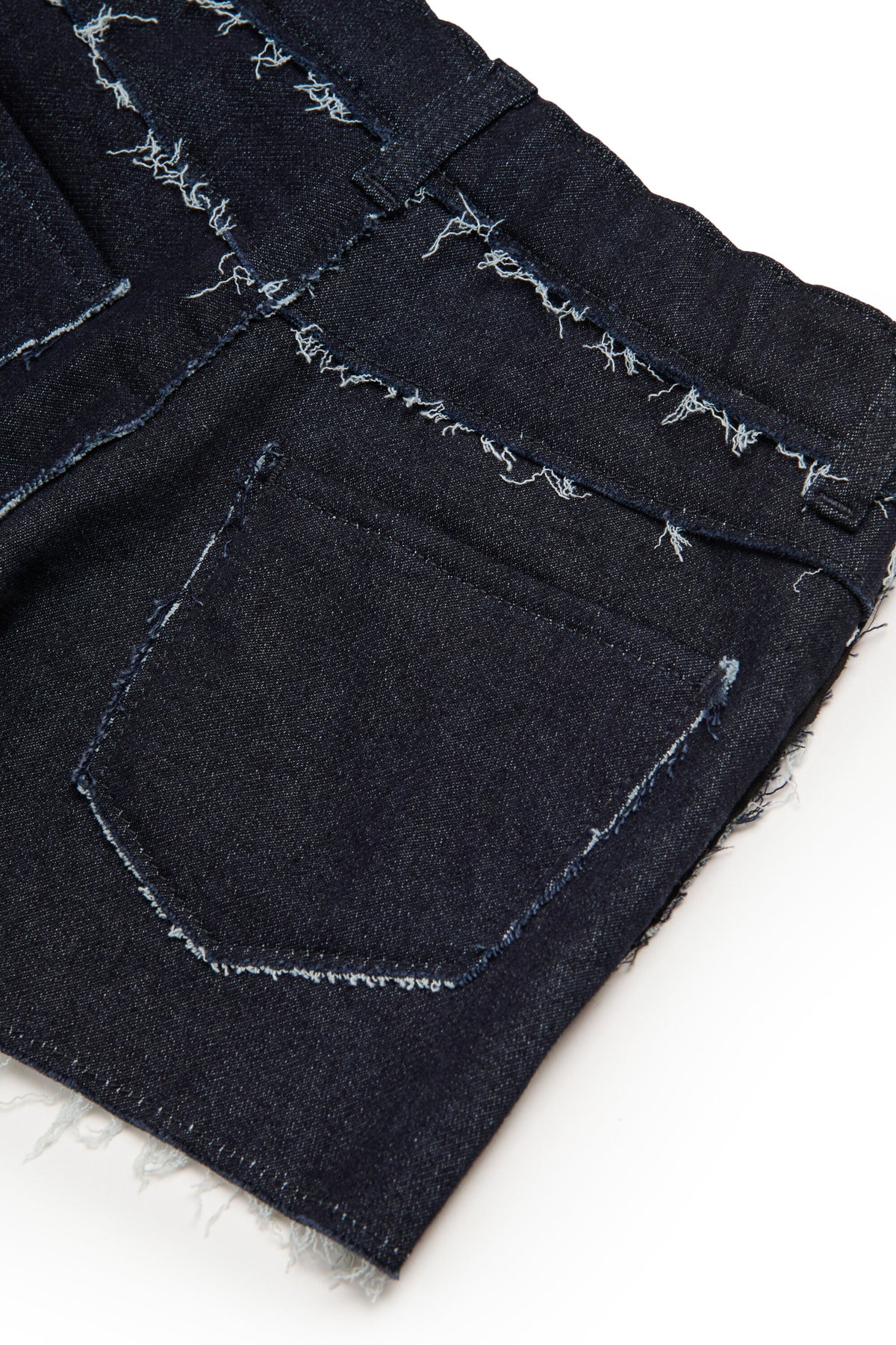 Short en denim avec logo sur le devant