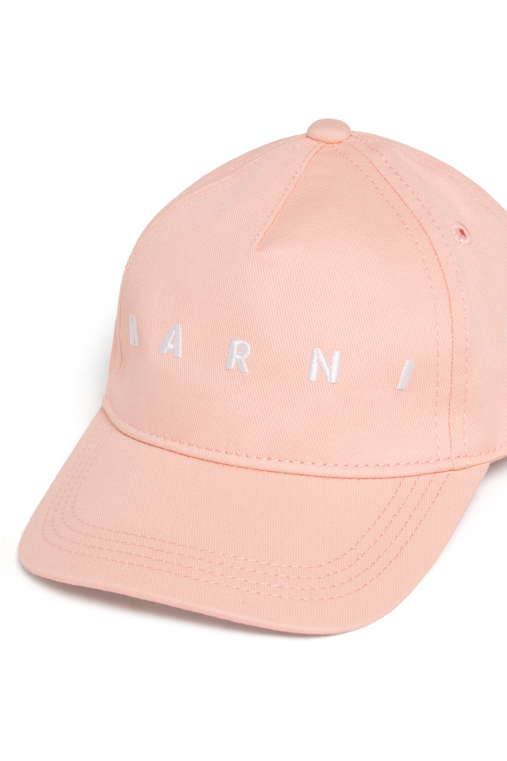 Gorra de béisbol con logotipo