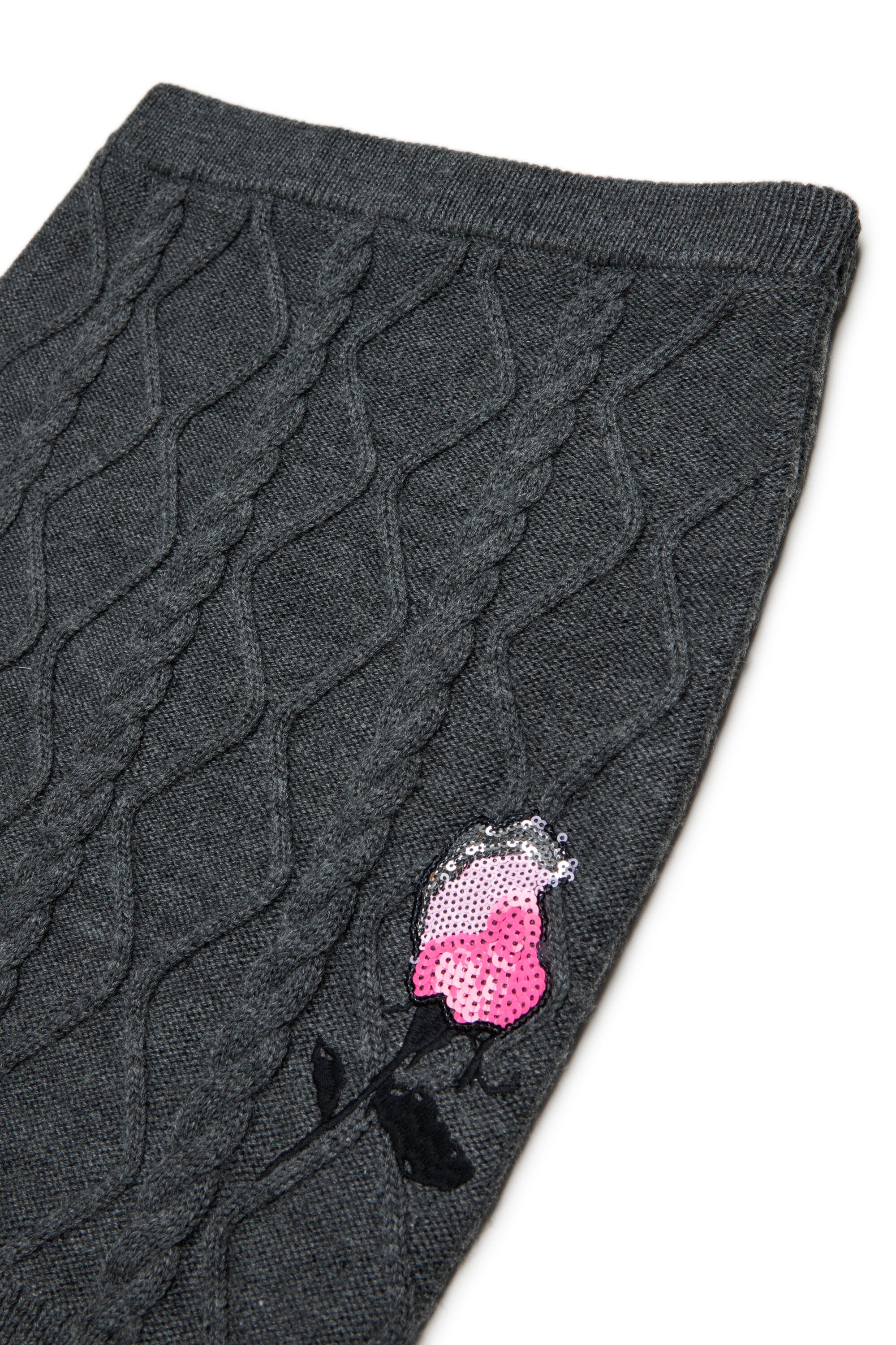 Cable-knit skirt with embroidery
