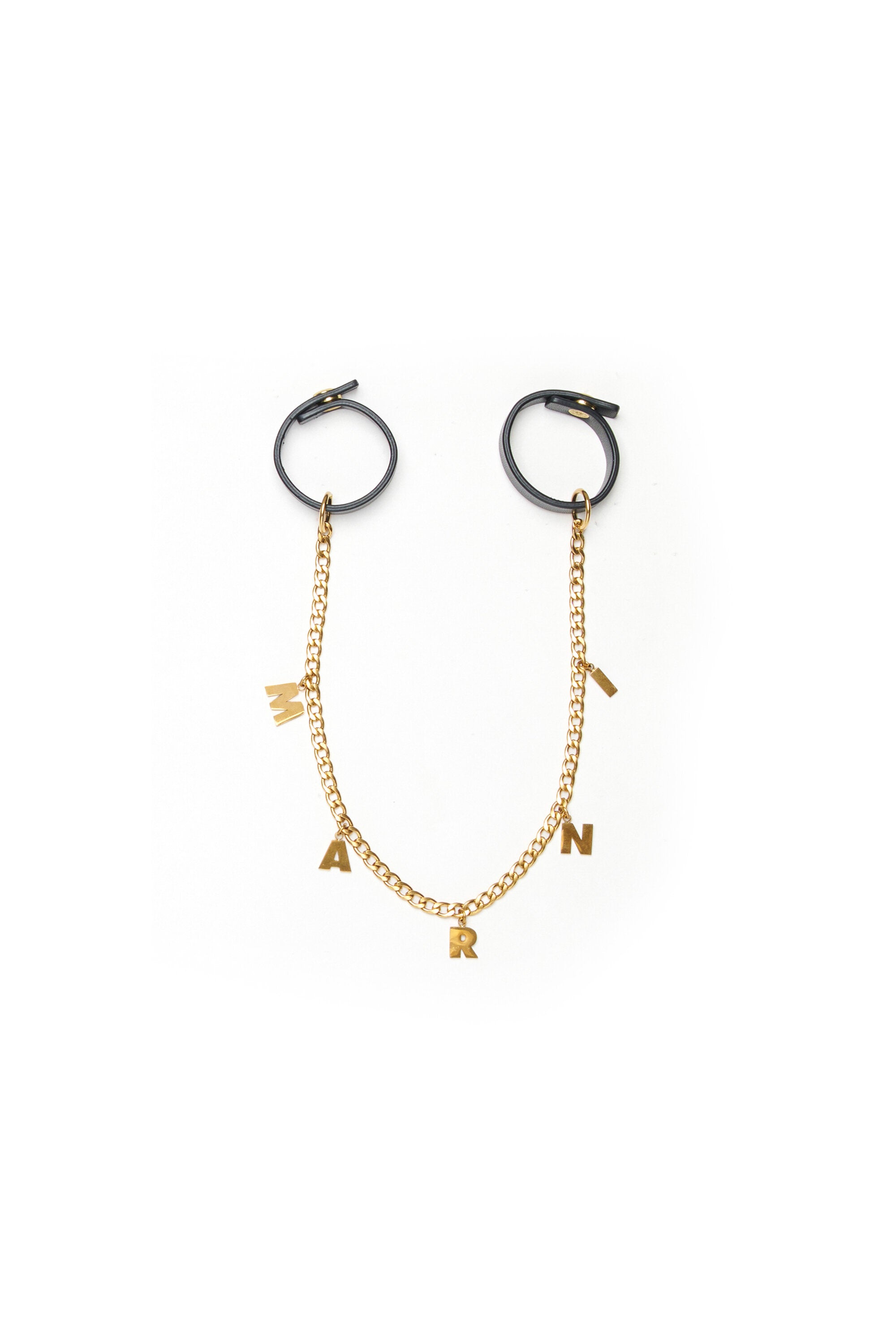 Charm avec lettres pendantes
